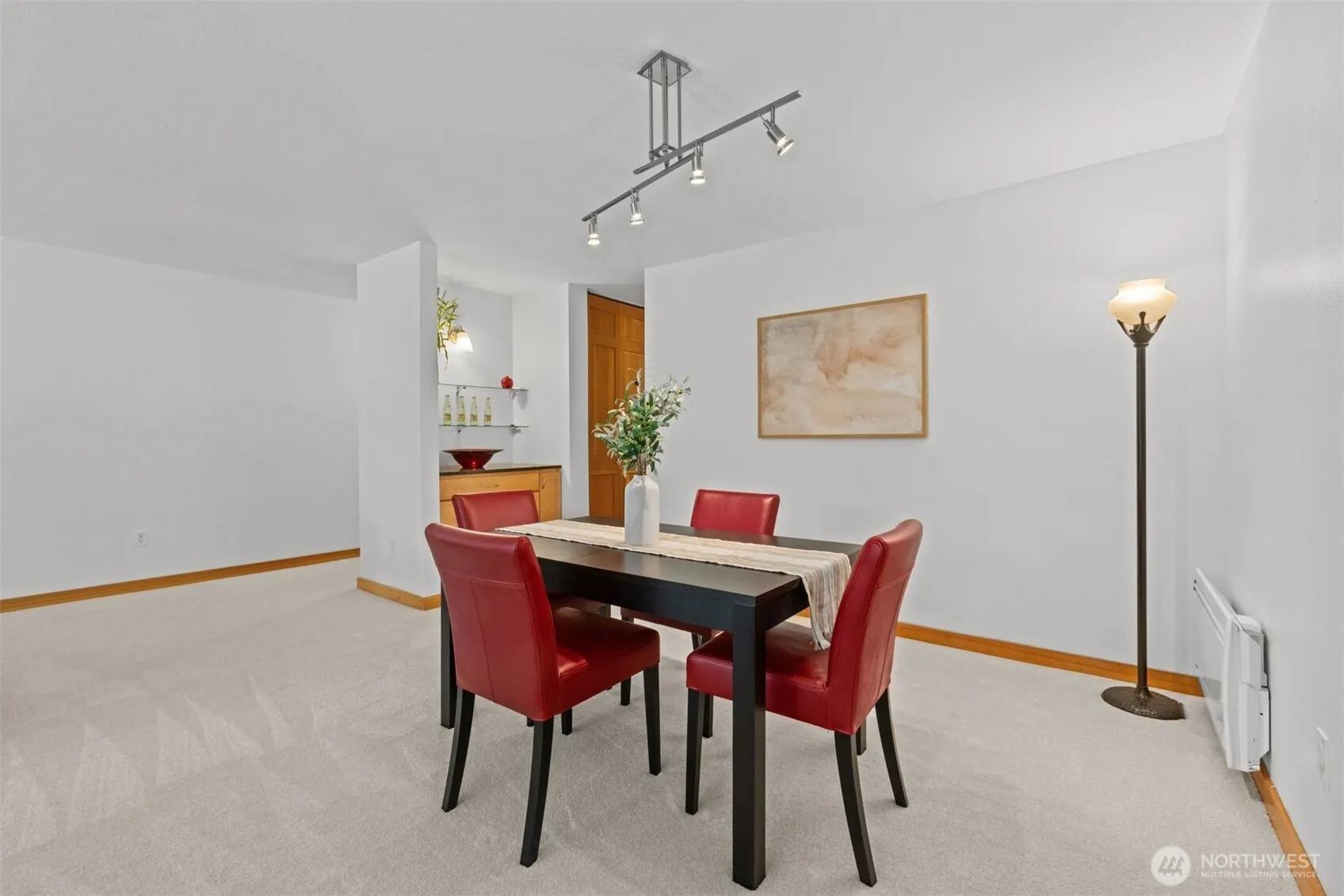 6423 Sand Point Way NE, Seattle, WA 98115