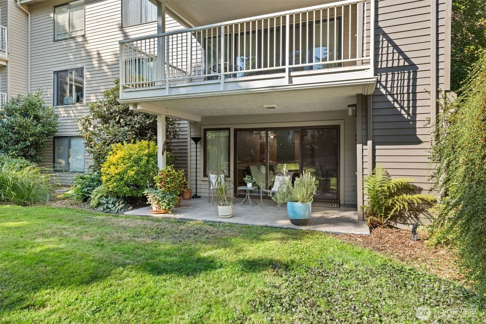 6423 Sand Point Way NE, Seattle, WA 98115