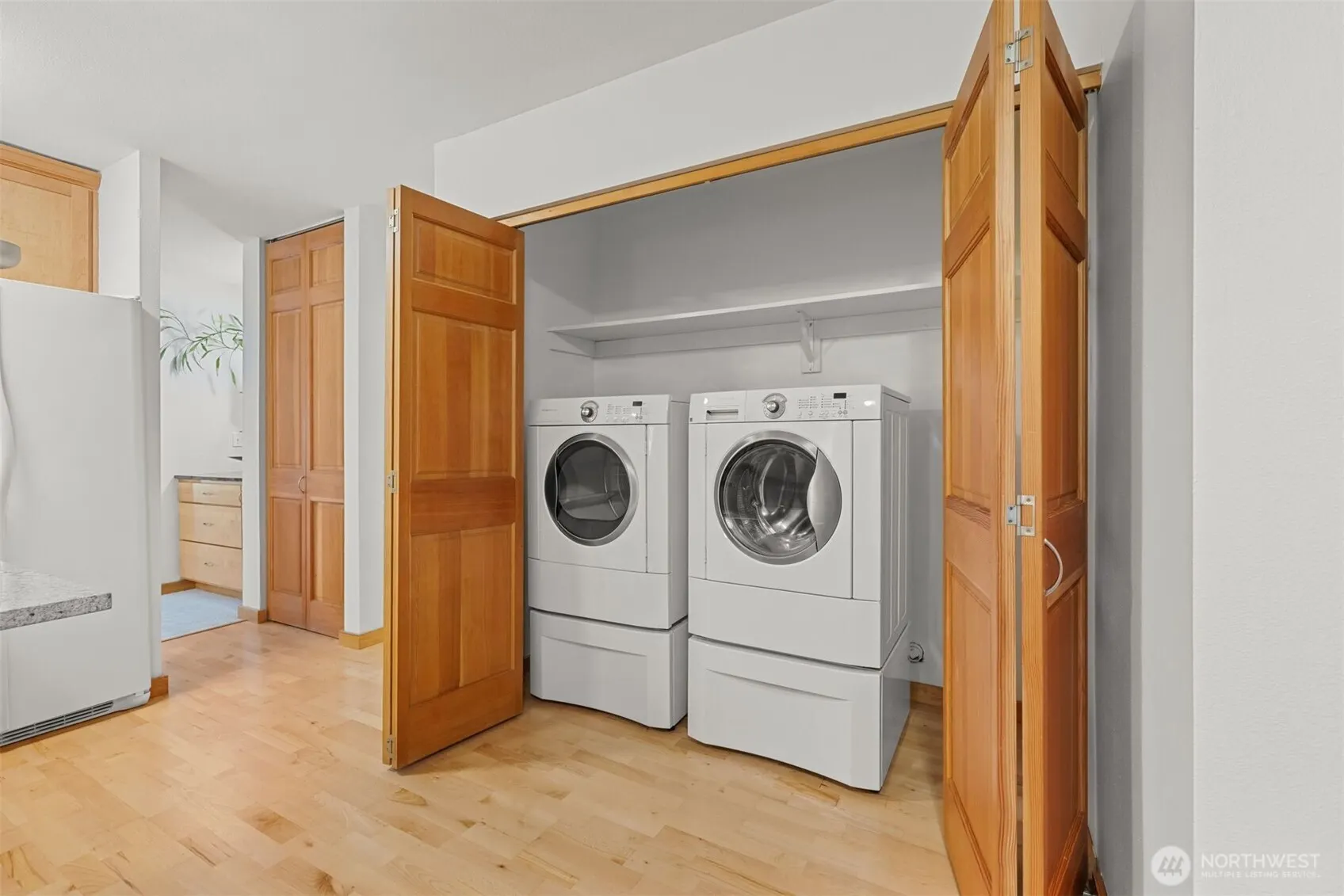 6423 Sand Point Way NE, Seattle, WA 98115
