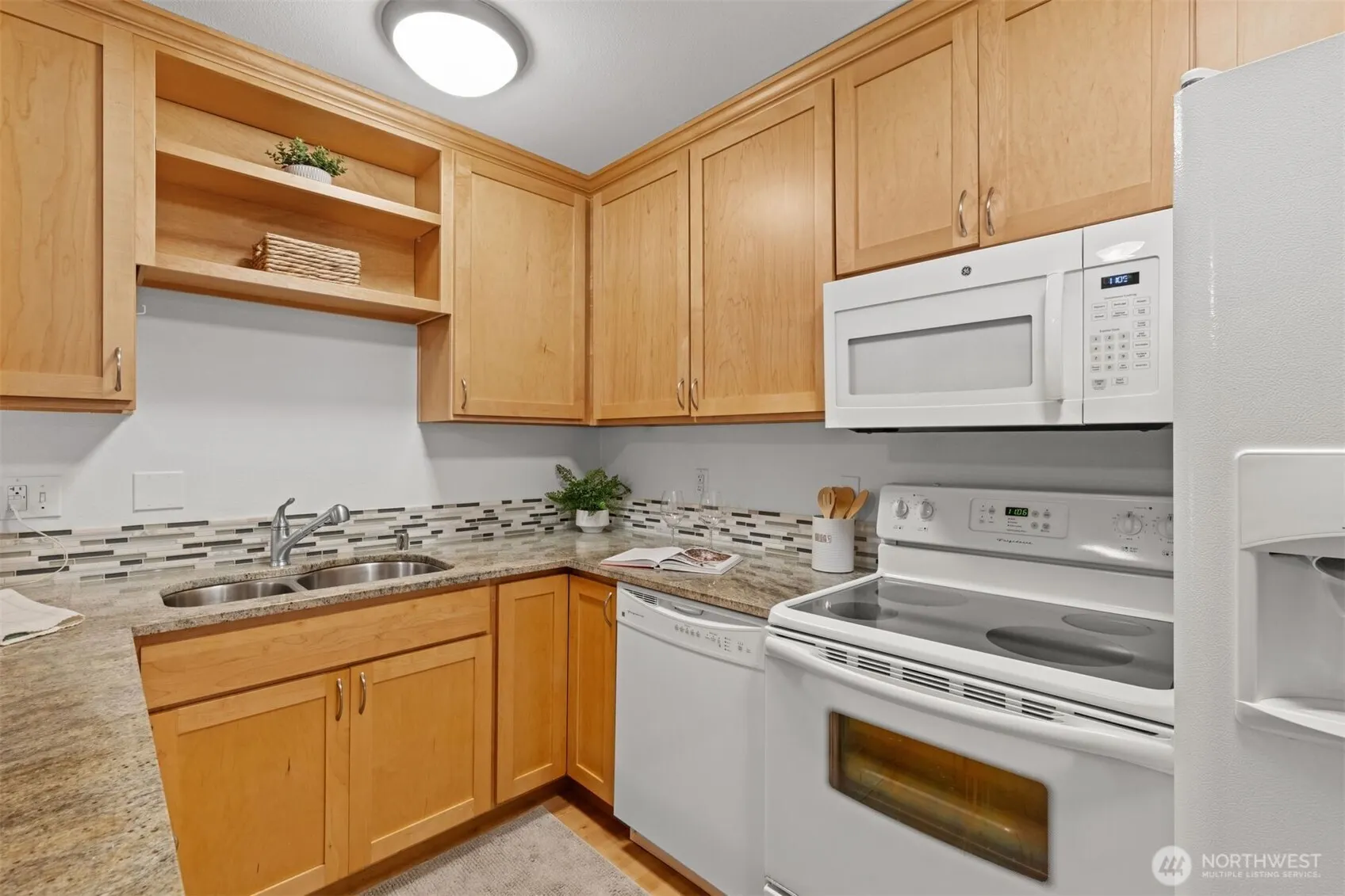 6423 Sand Point Way NE, Seattle, WA 98115