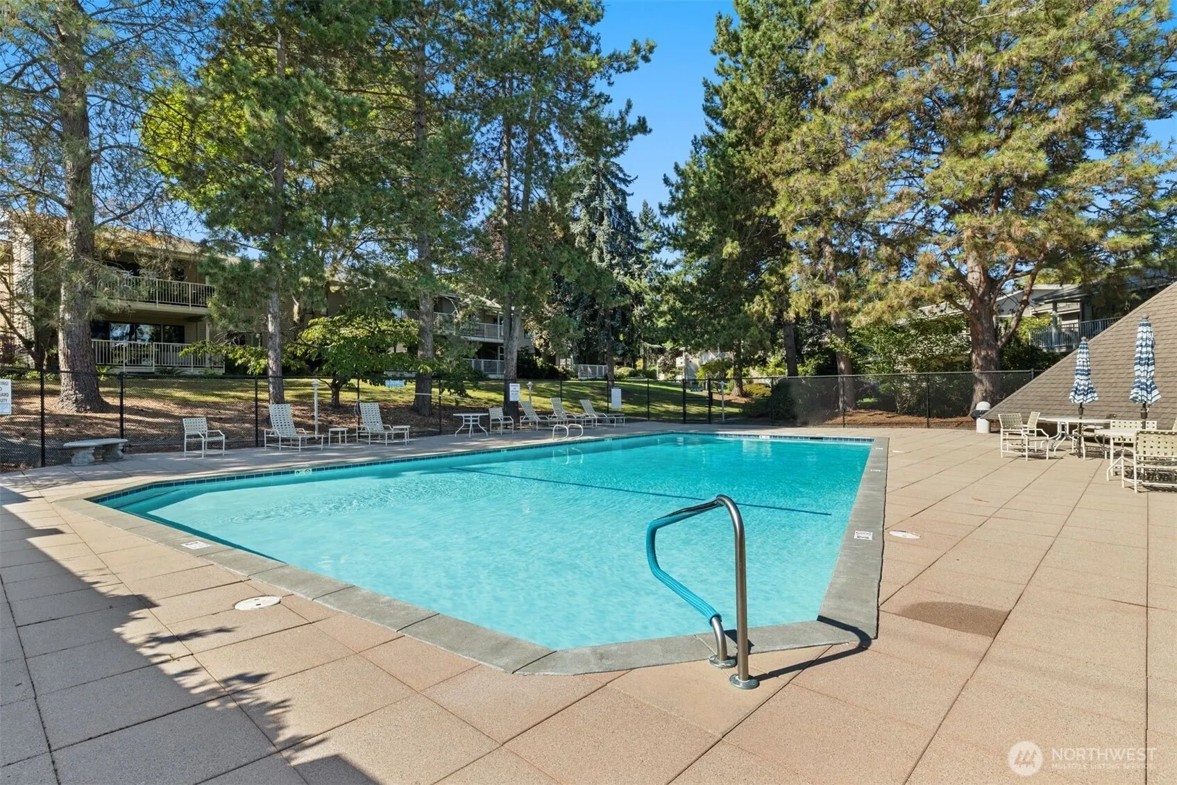 6423 Sand Point Way NE, Seattle, WA 98115