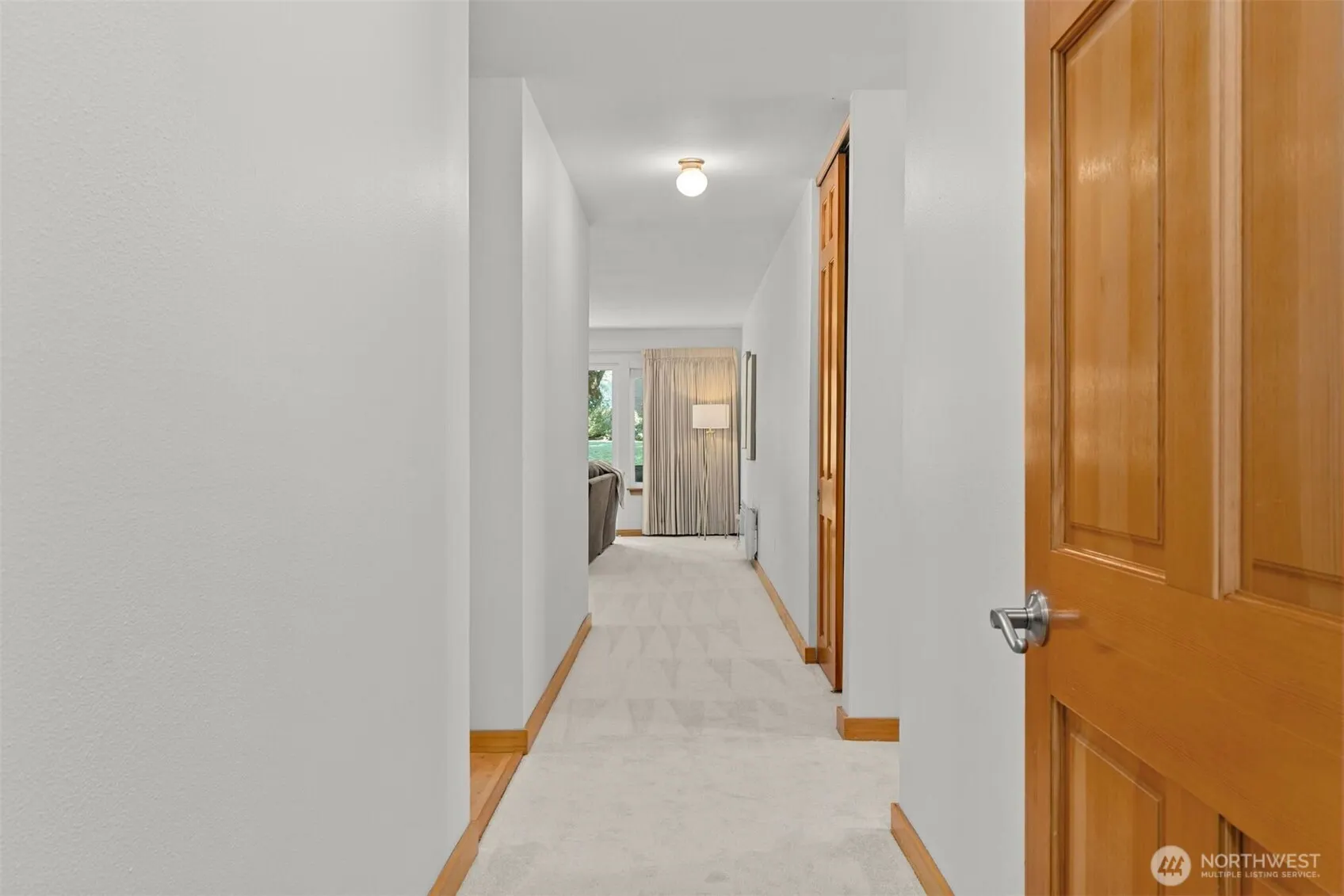 6423 Sand Point Way NE, Seattle, WA 98115