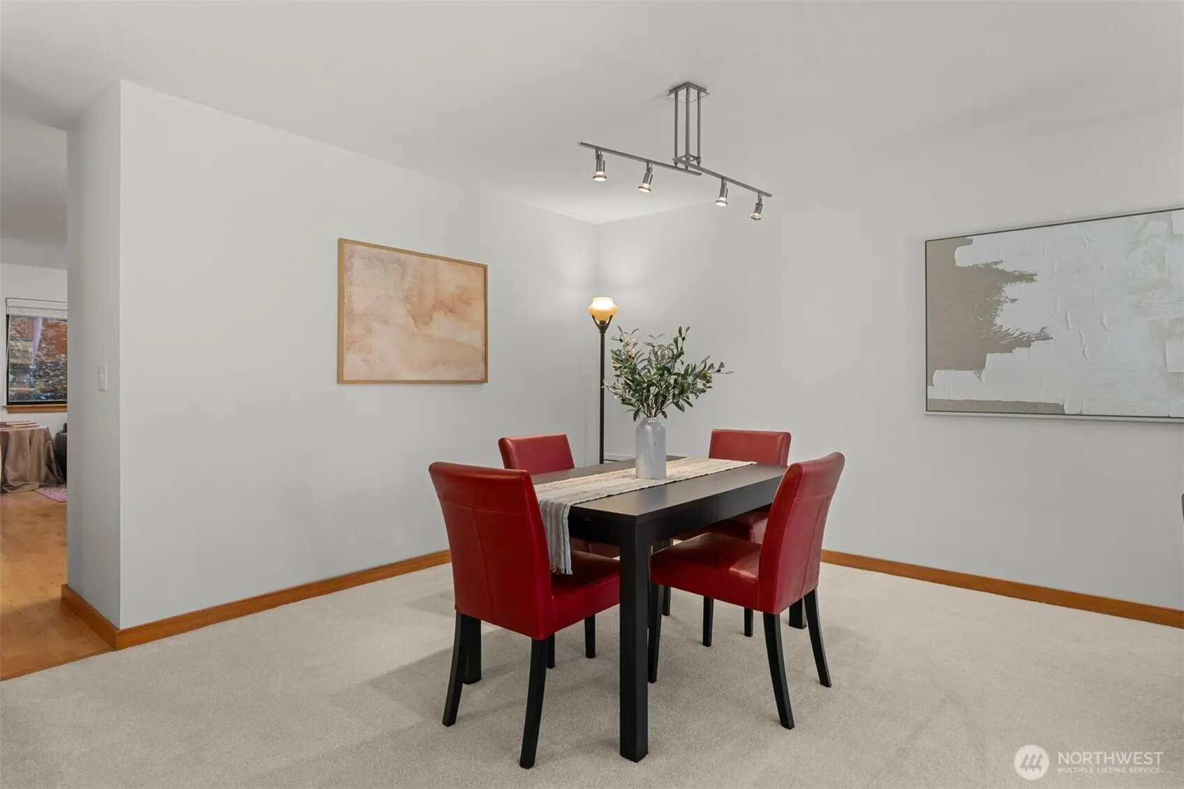 6423 Sand Point Way NE, Seattle, WA 98115