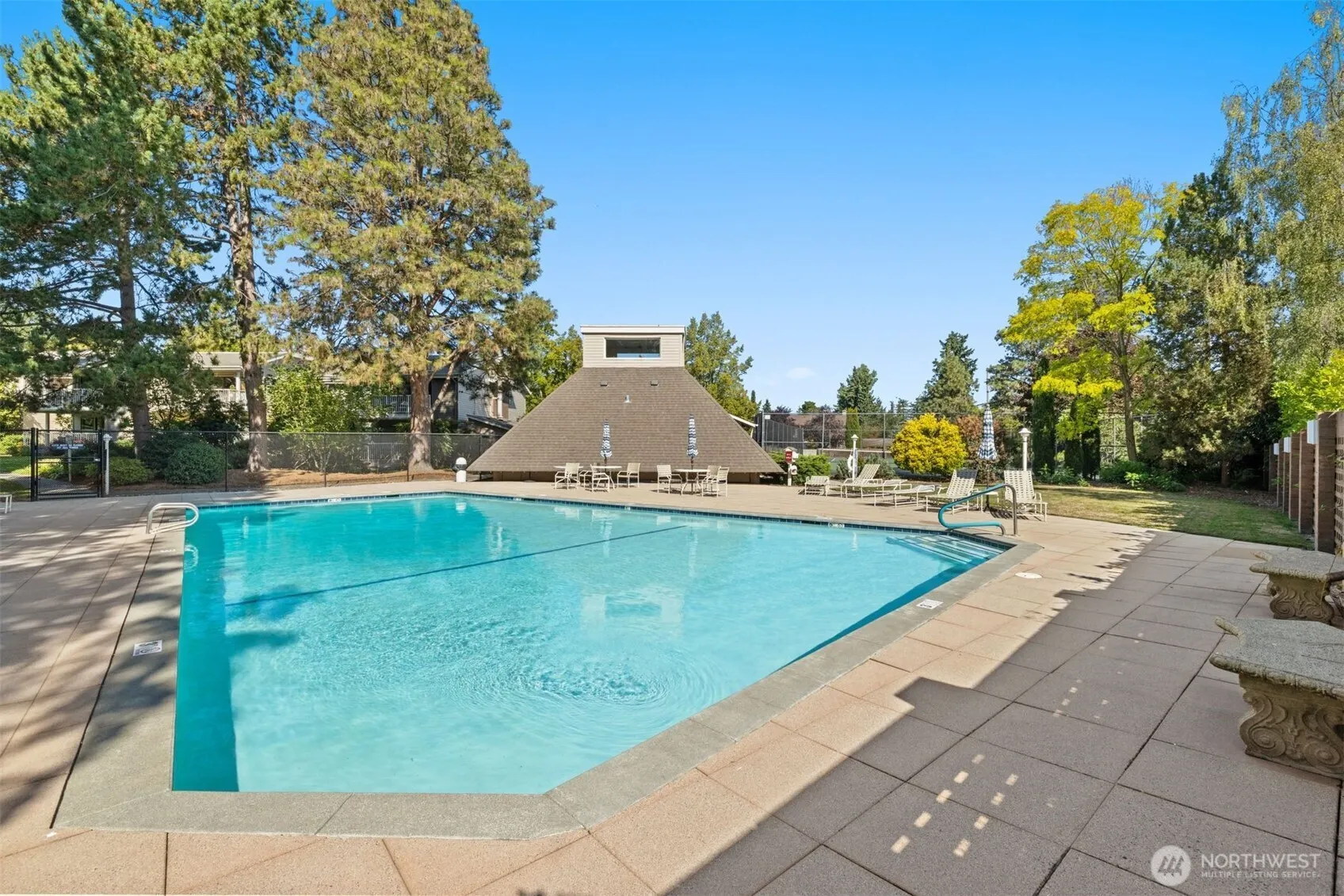 6423 Sand Point Way NE, Seattle, WA 98115