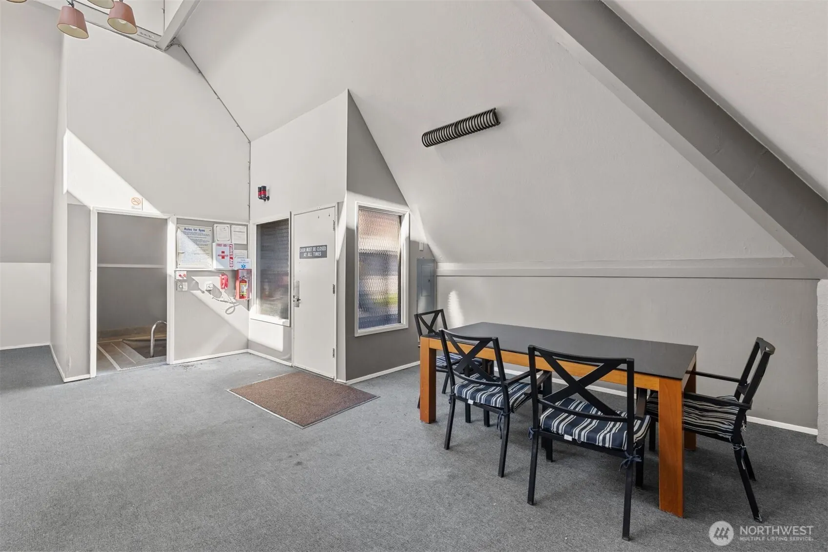 6423 Sand Point Way NE, Seattle, WA 98115