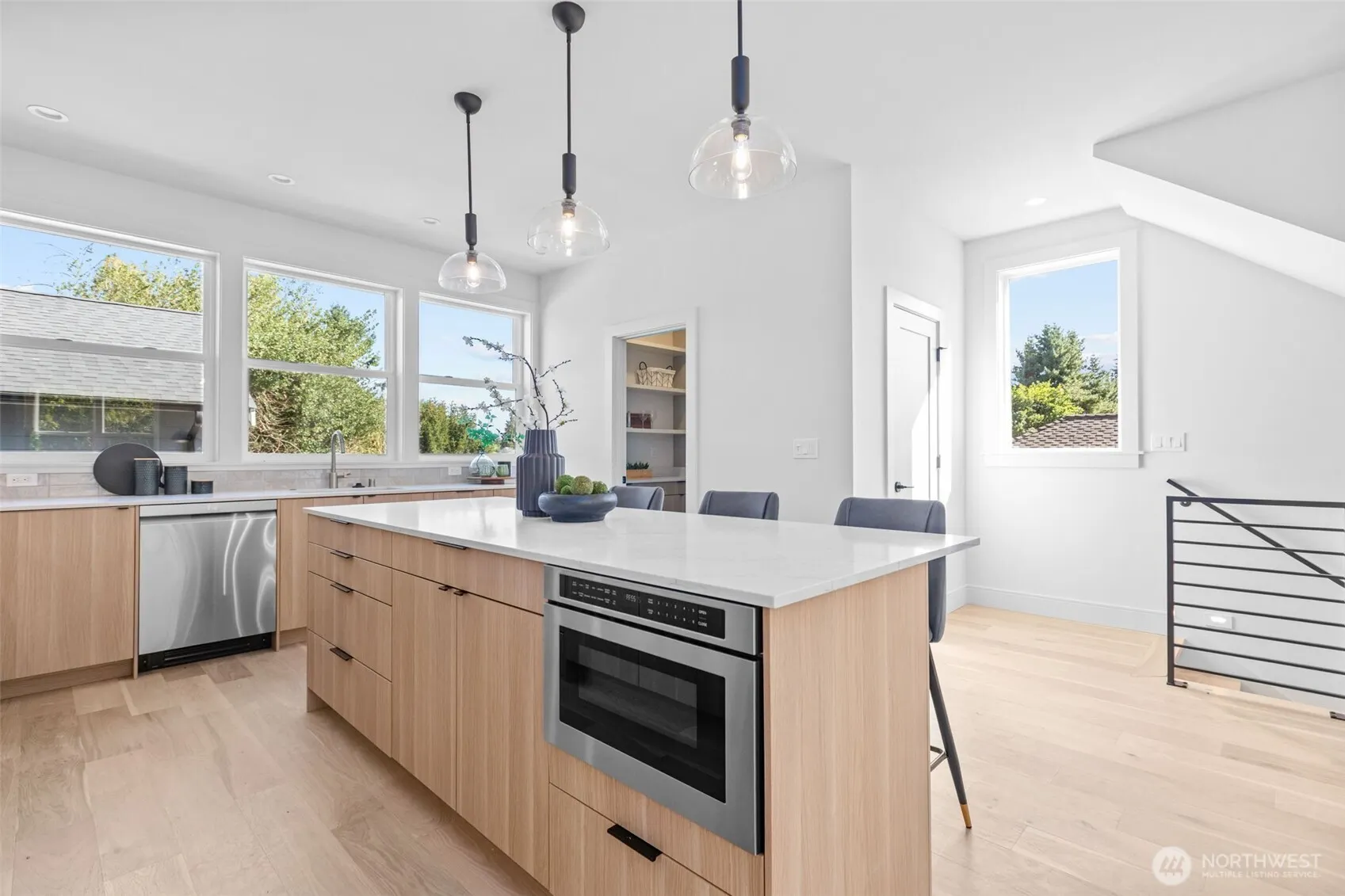 7344 22nd Avenue NW, Seattle, WA 98117