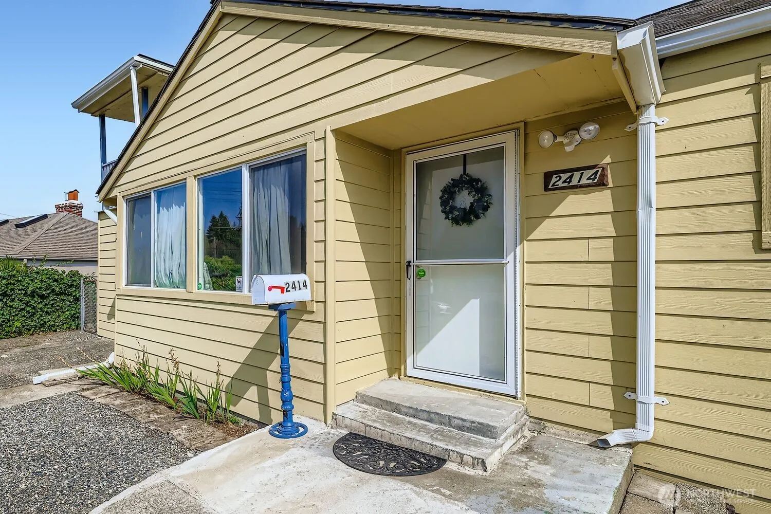 2414 S 121st Place , Seattle, WA 98168
