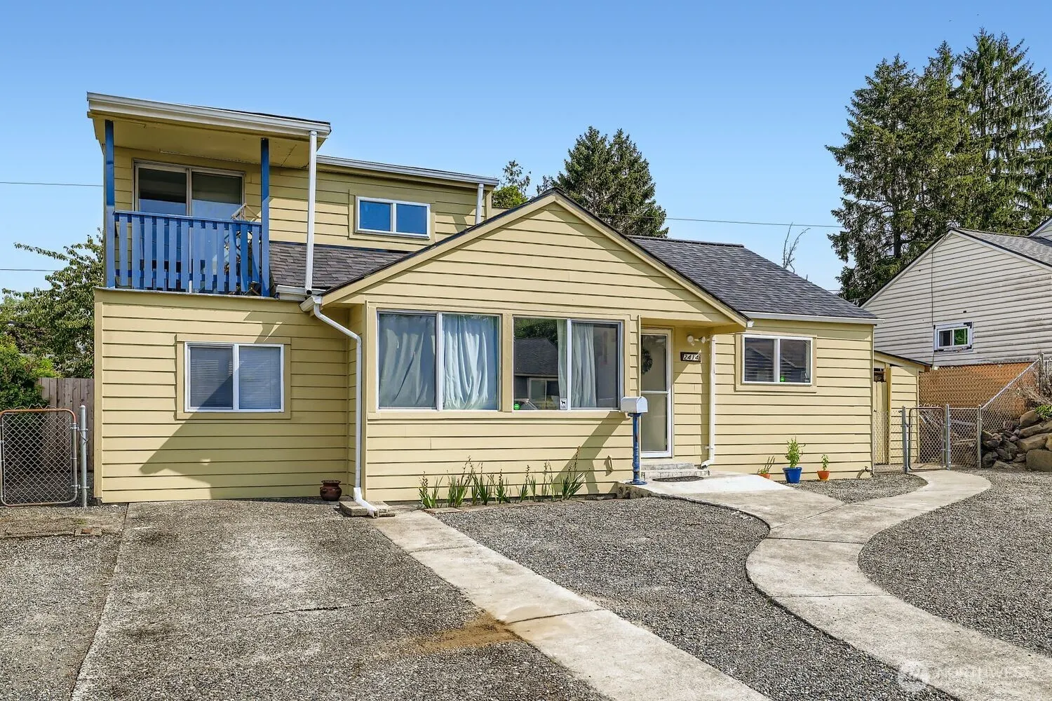 2414 S 121st Place , Seattle, WA 98168