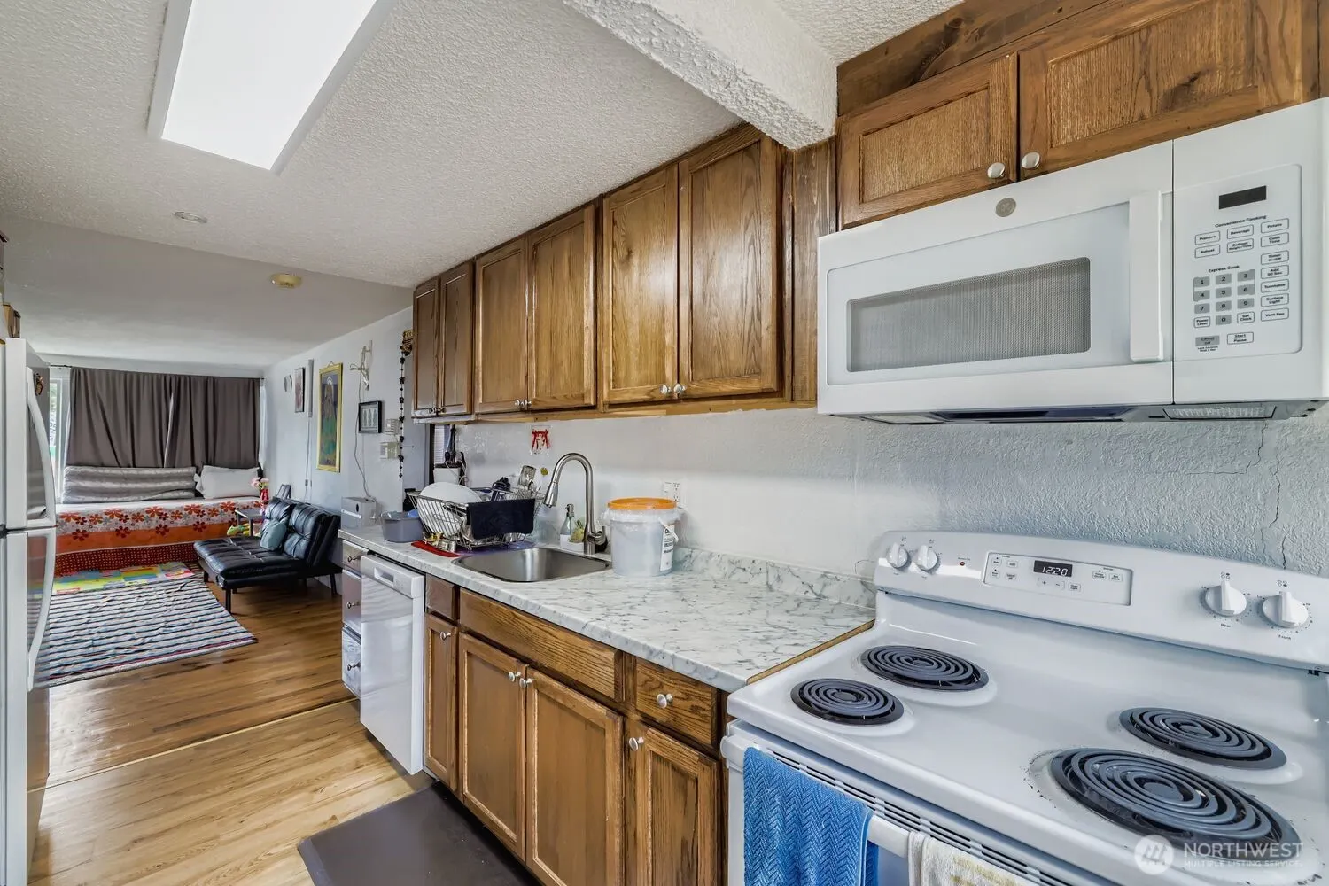 2414 S 121st Place , Seattle, WA 98168