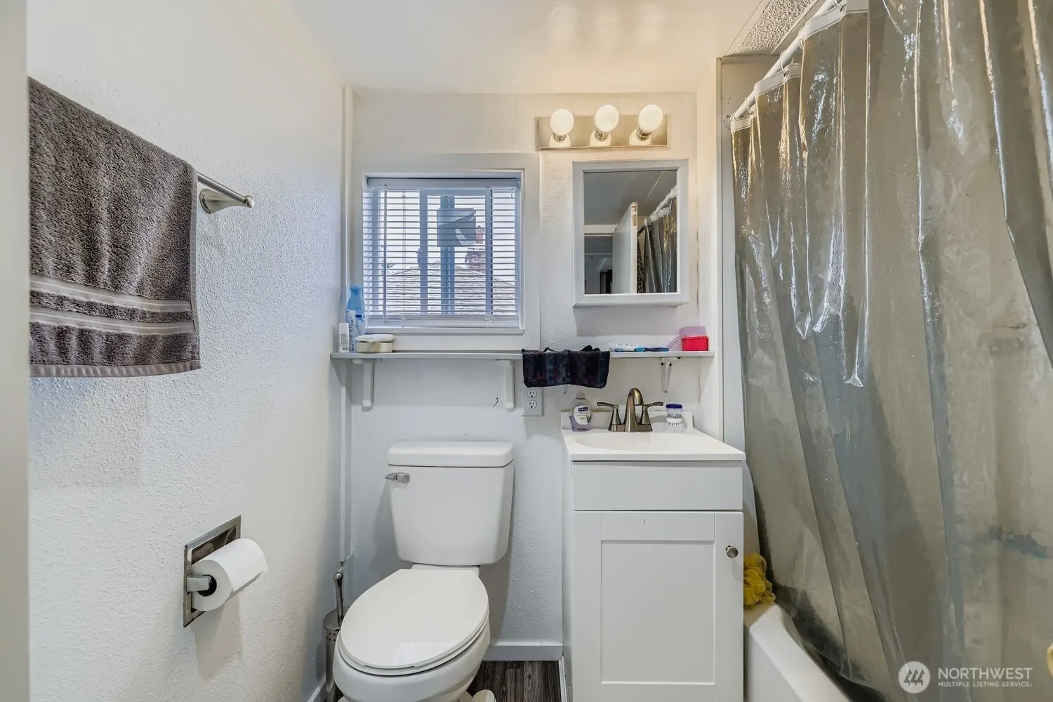 2414 S 121st Place , Seattle, WA 98168