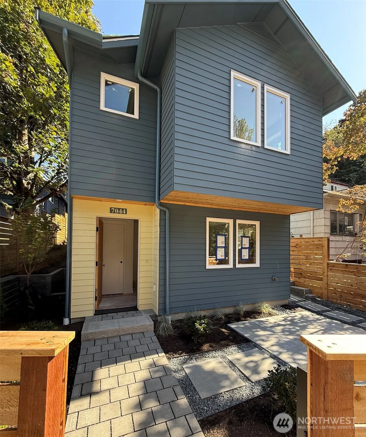 7044 15th Avenue NE, Seattle, WA 98115