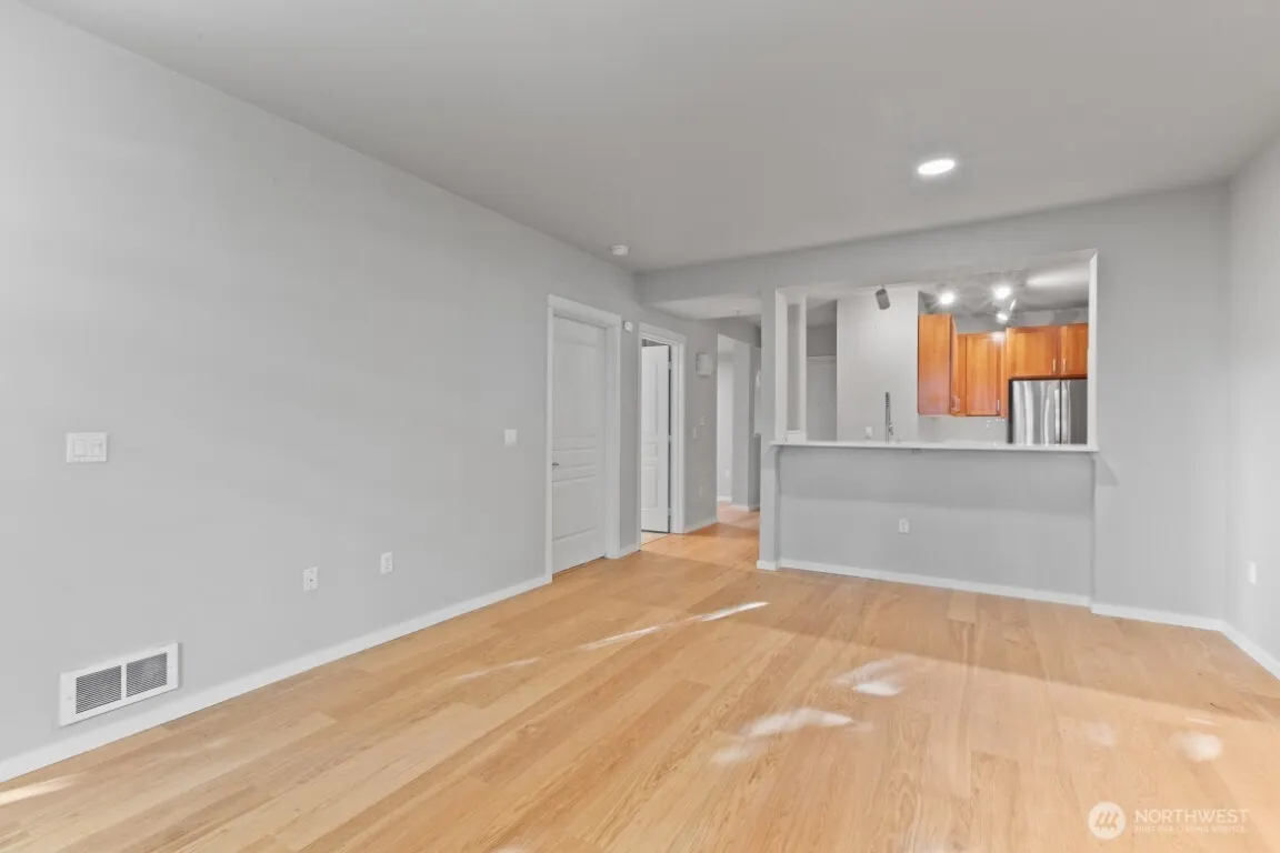 109 2nd Street S #220, Kirkland, WA 98033