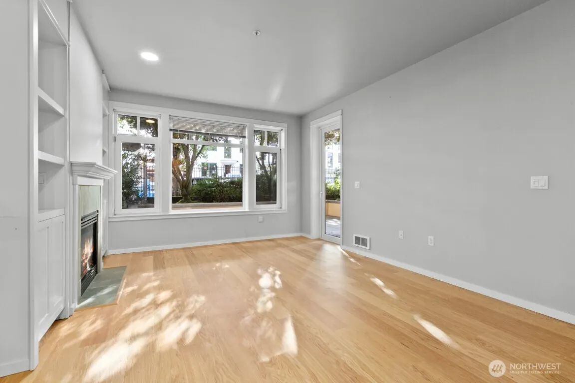 109 2nd Street S #220, Kirkland, WA 98033