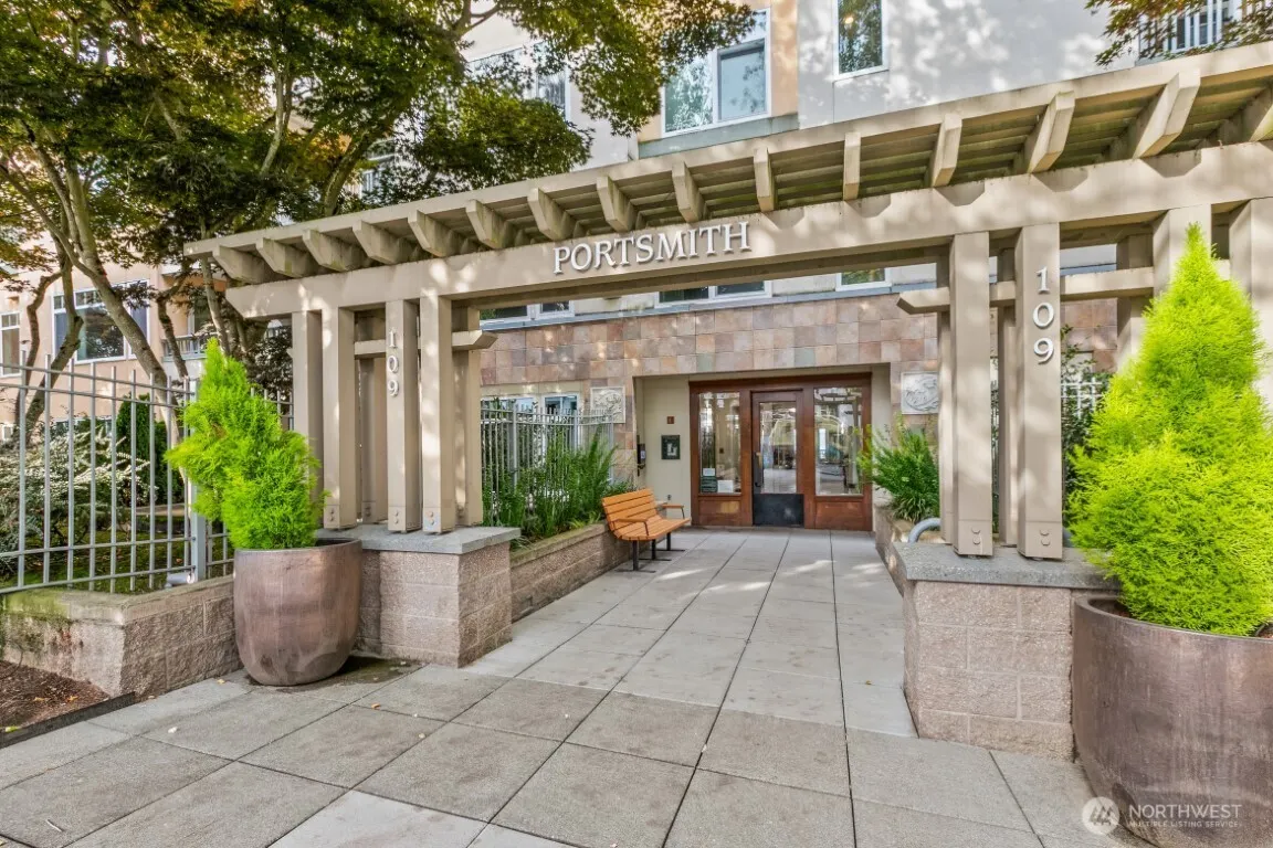 109 2nd Street S #220, Kirkland, WA 98033
