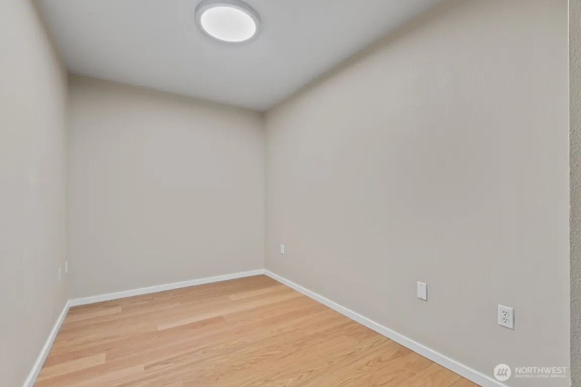 109 2nd Street S #220, Kirkland, WA 98033