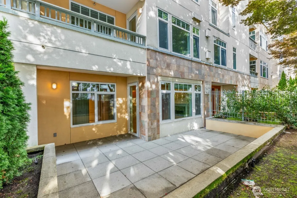 109 2nd Street S #220, Kirkland, WA 98033