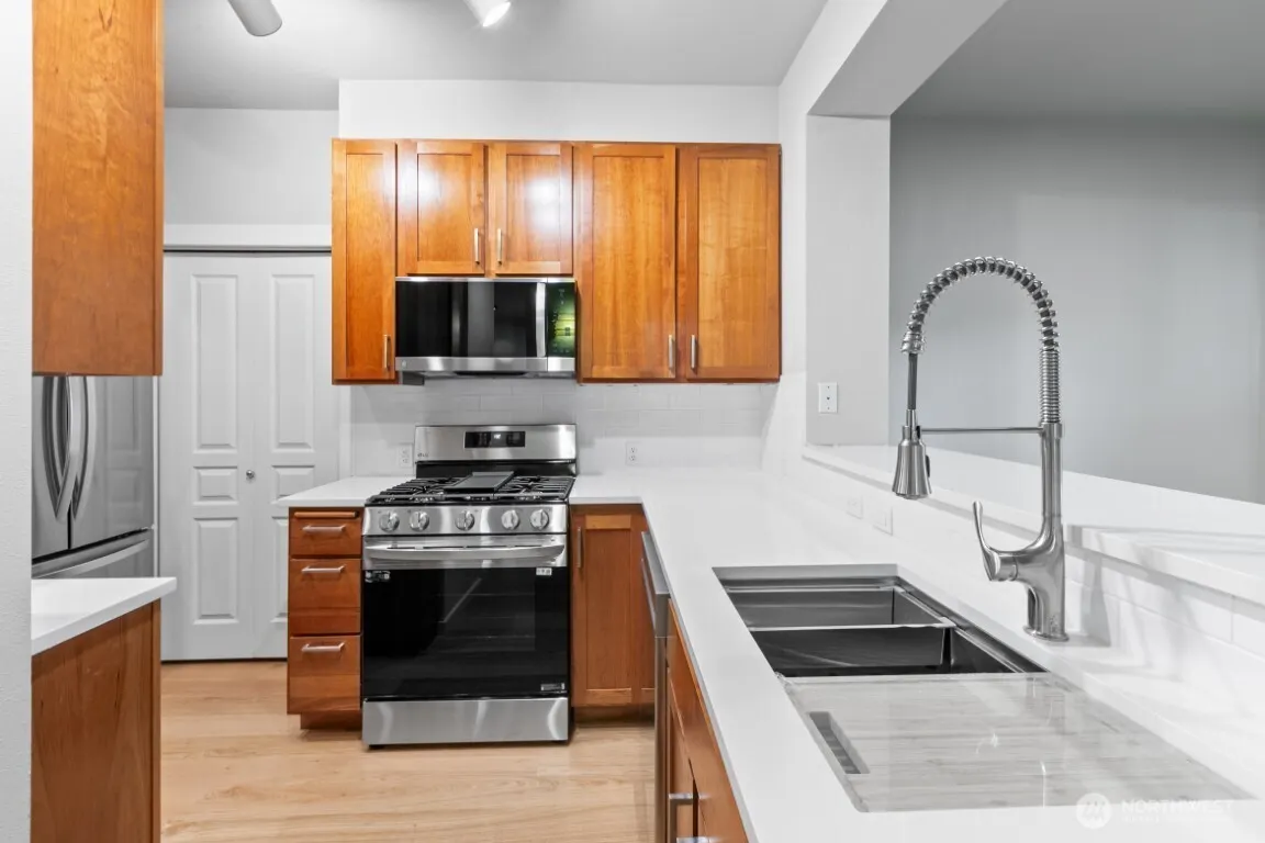 109 2nd Street S #220, Kirkland, WA 98033