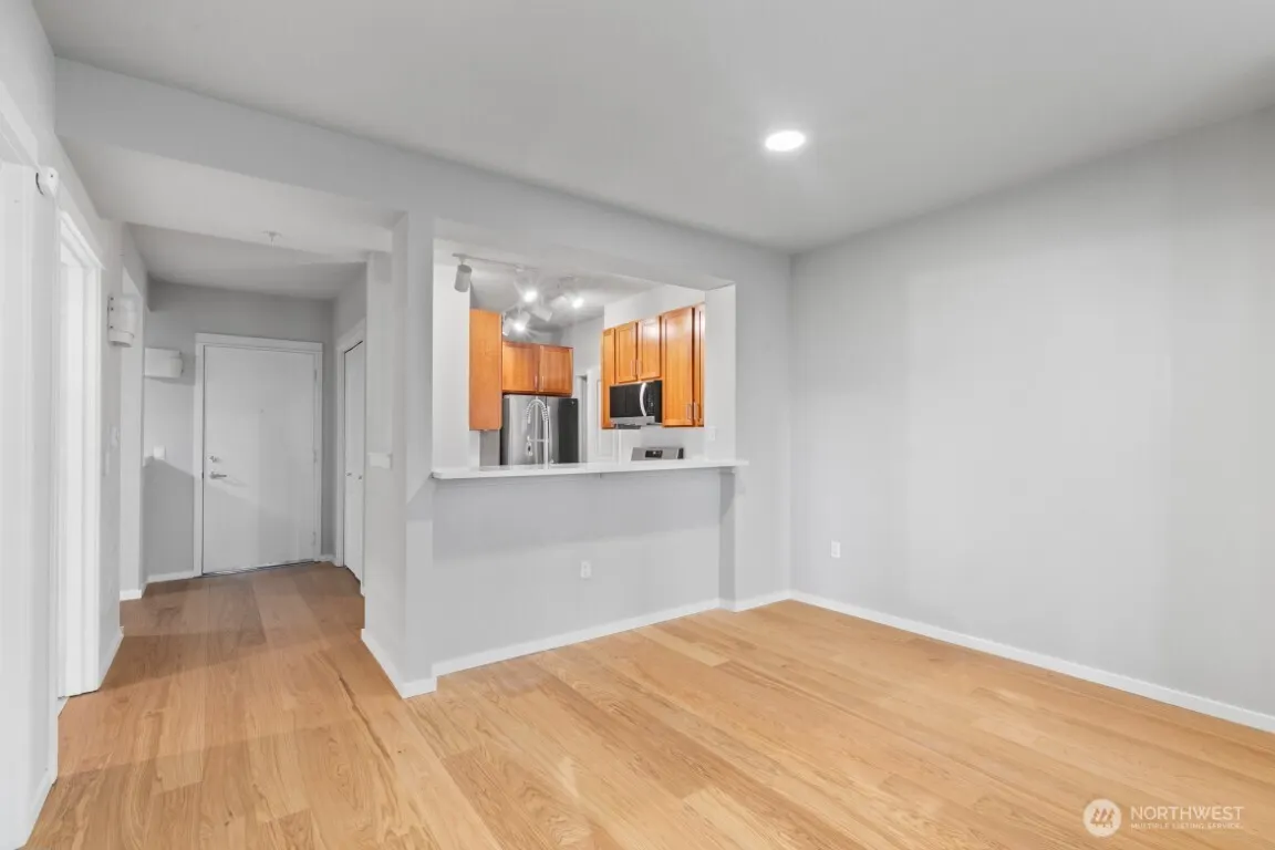 109 2nd Street S #220, Kirkland, WA 98033