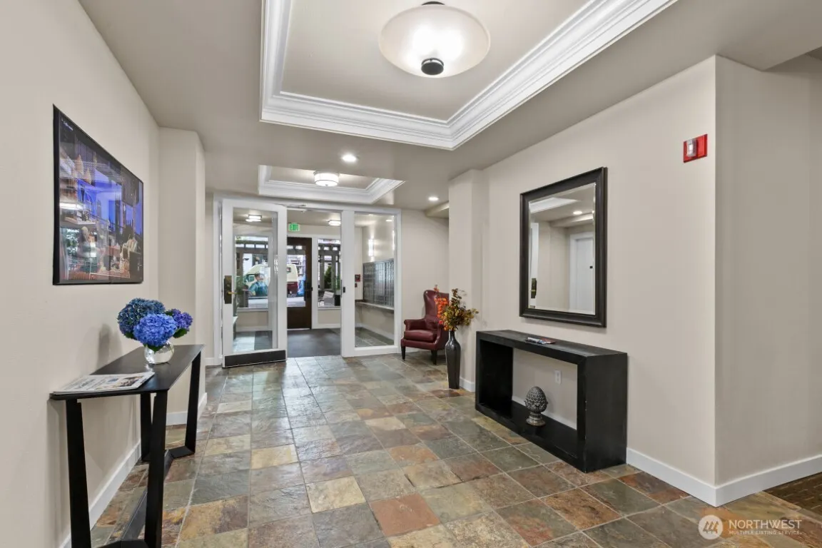 109 2nd Street S #220, Kirkland, WA 98033