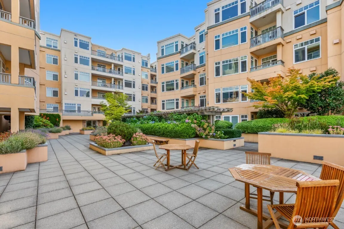 109 2nd Street S #220, Kirkland, WA 98033
