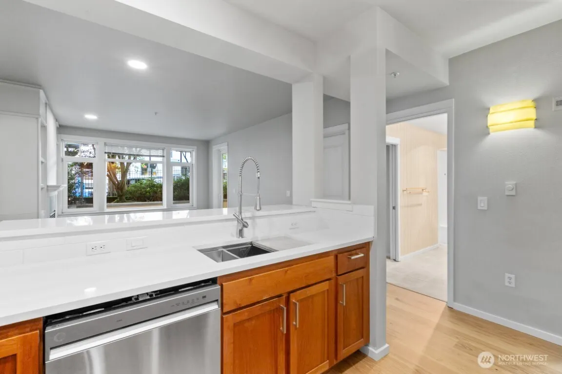 109 2nd Street S #220, Kirkland, WA 98033