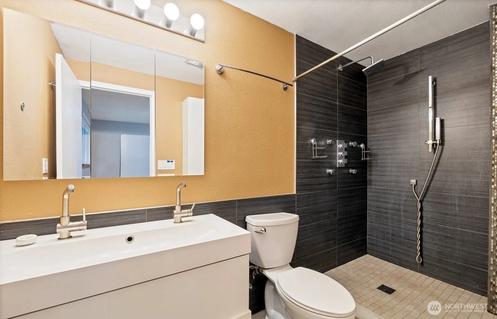 9120 209th Avenue NE, Redmond, WA 98053