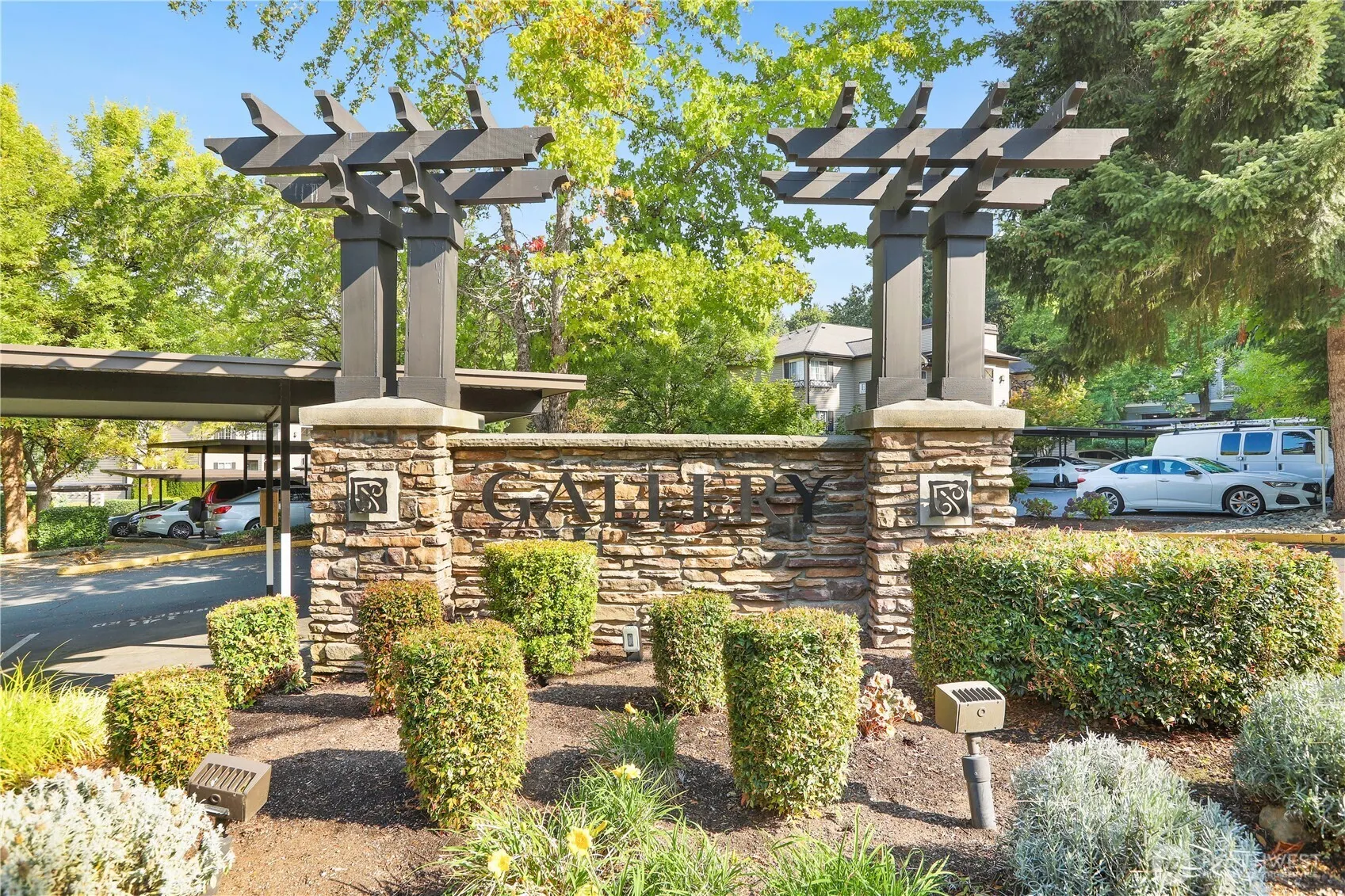 215 9th Street #D204, Kirkland, WA 98033