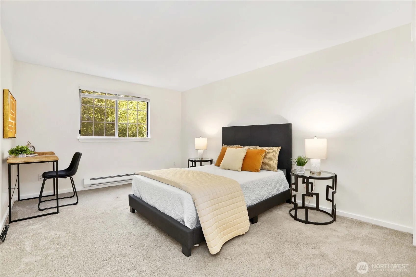 215 9th Street #D204, Kirkland, WA 98033