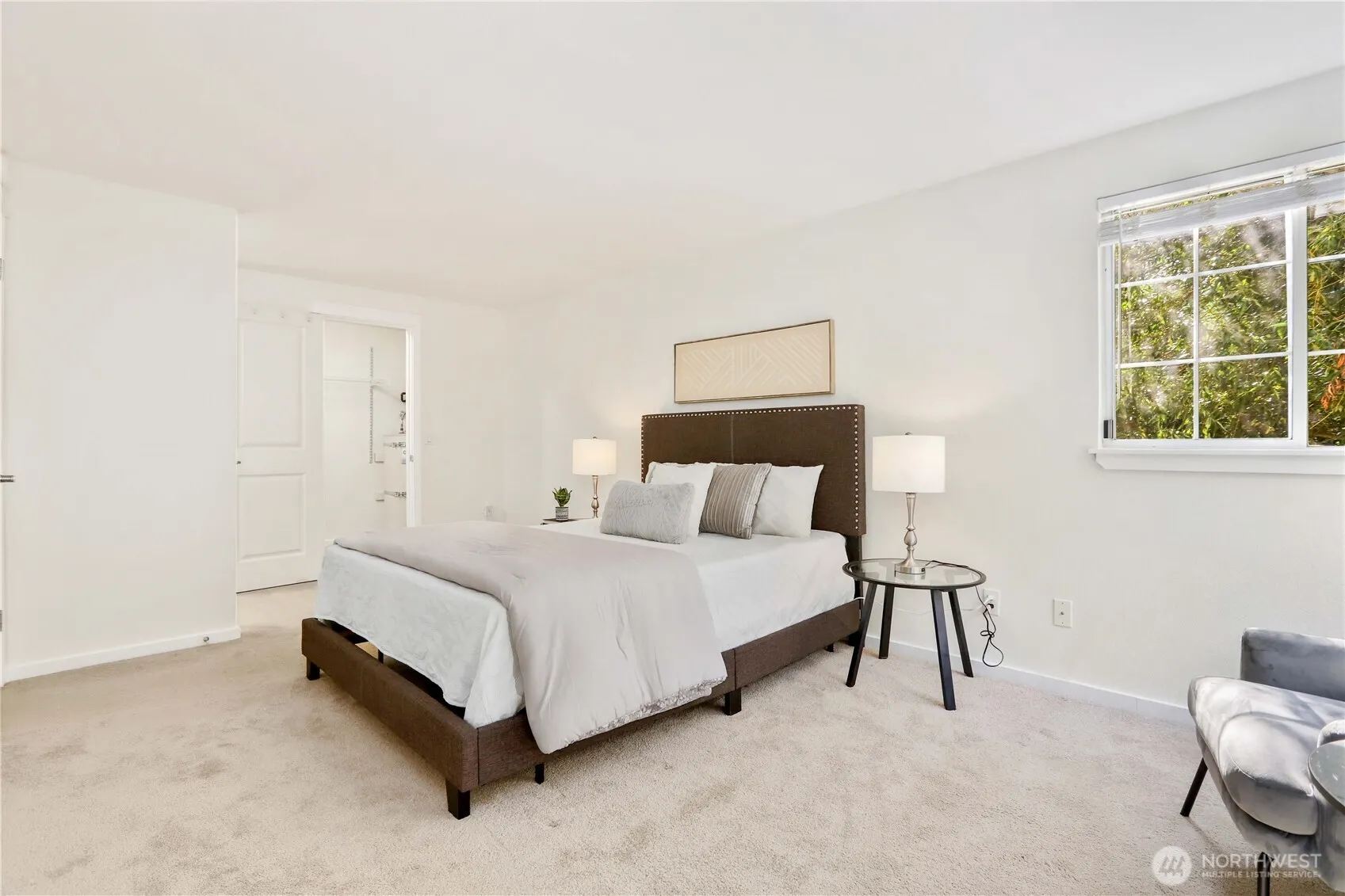 215 9th Street #D204, Kirkland, WA 98033