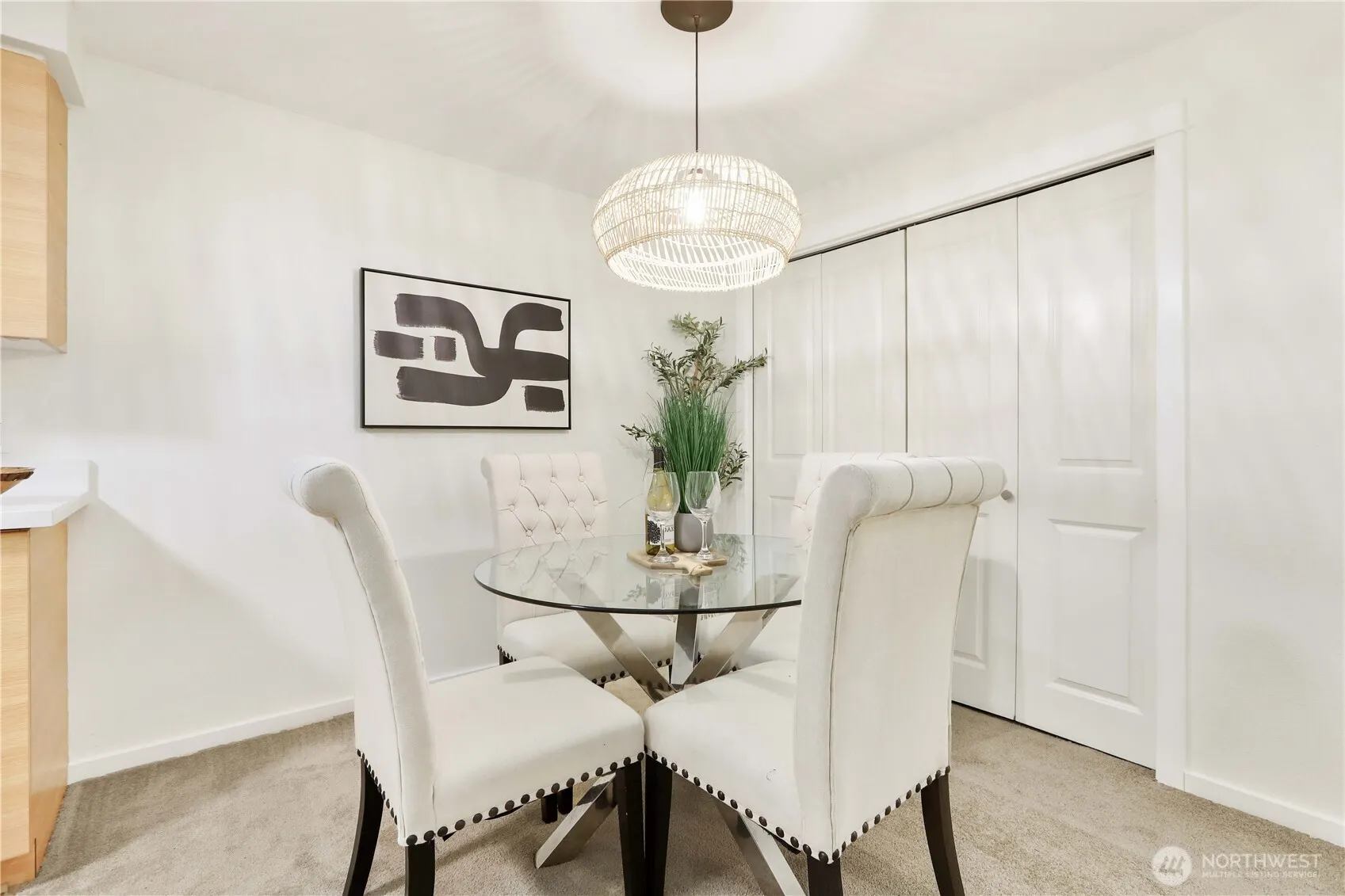 215 9th Street #D204, Kirkland, WA 98033