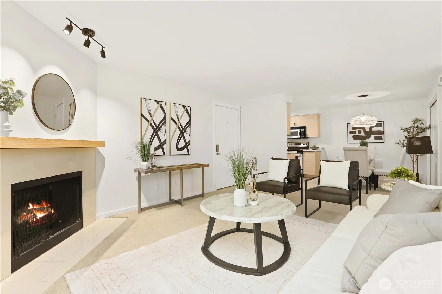 215 9th Street #D204, Kirkland, WA 98033