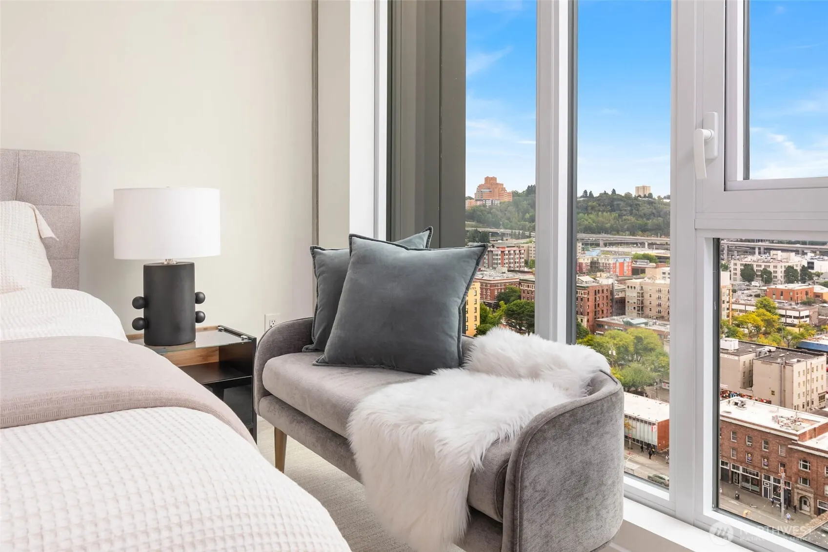 450 S Main St #1701, Seattle, WA 98104