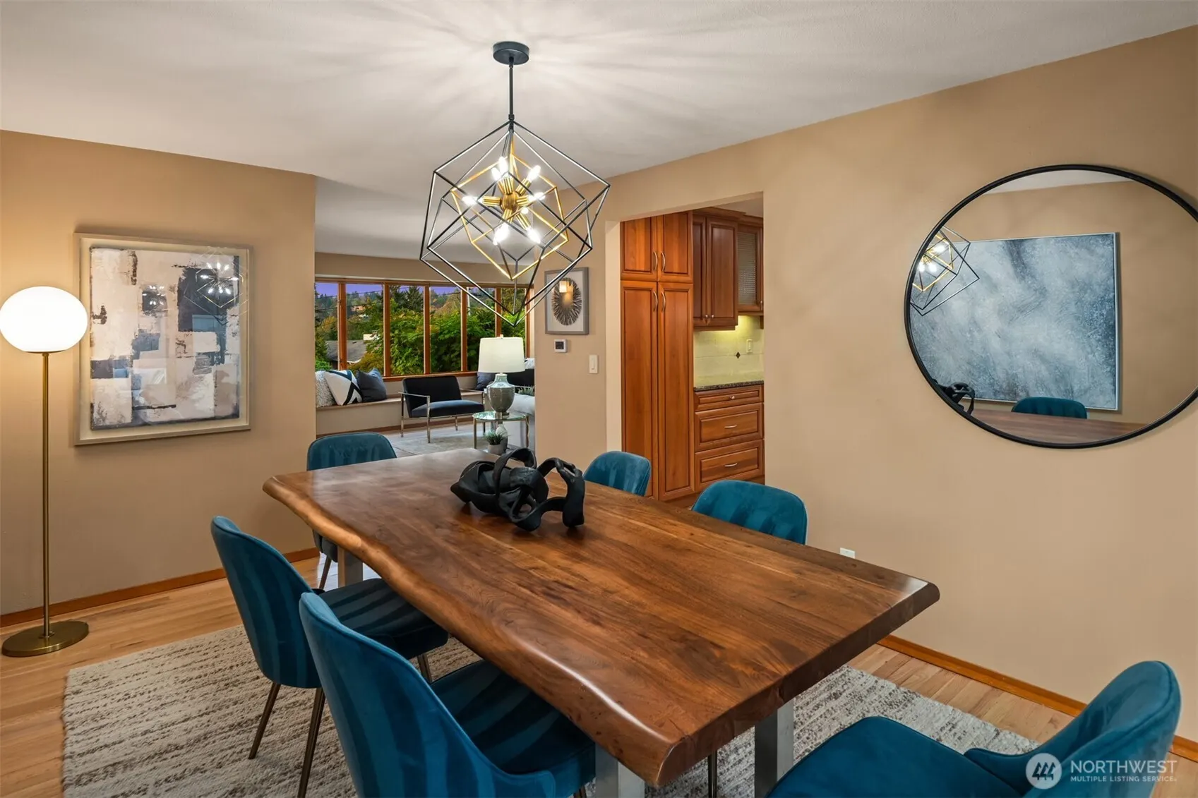 913 E Cherry Hill Street , Kent, WA 98030
