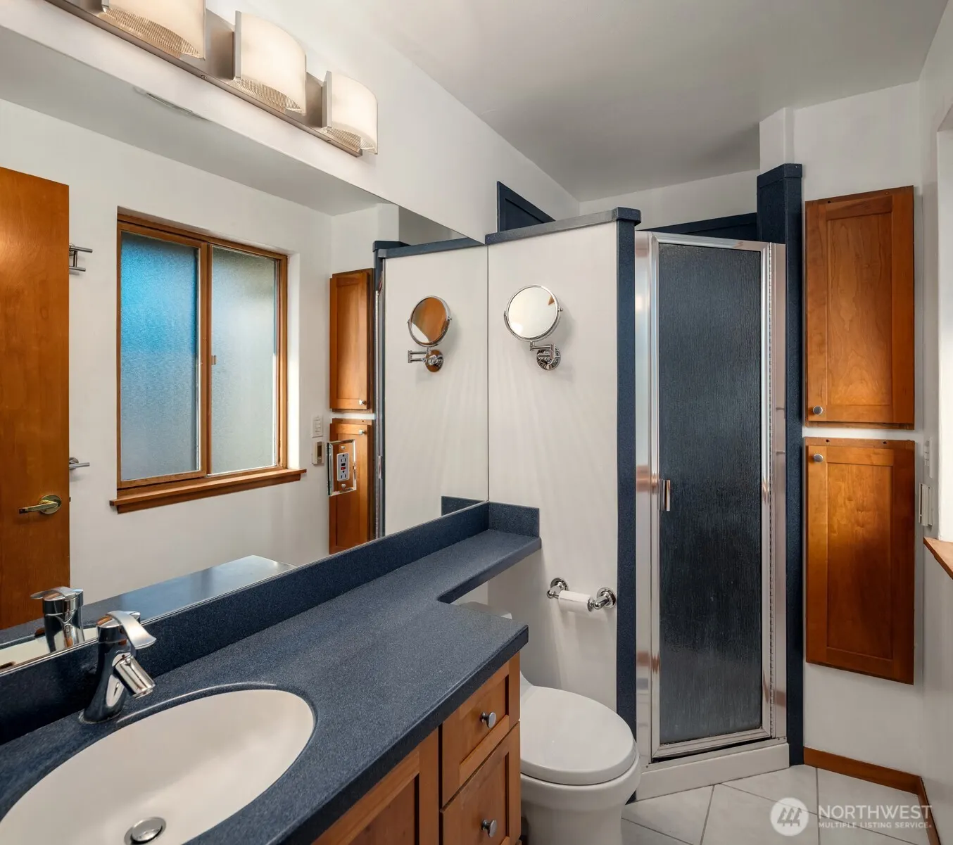 913 E Cherry Hill Street , Kent, WA 98030