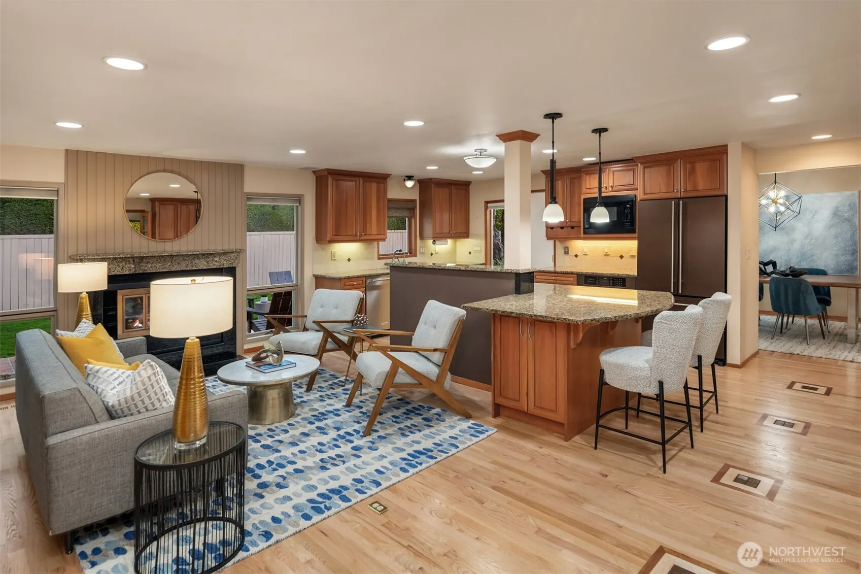 913 E Cherry Hill Street , Kent, WA 98030