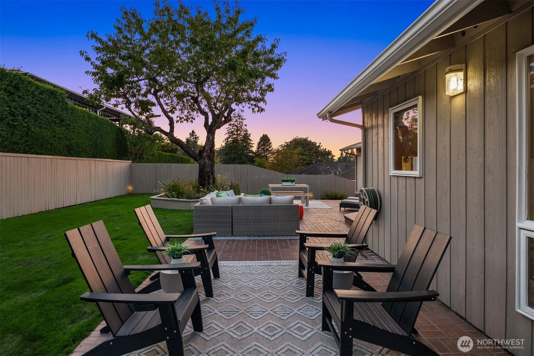 913 E Cherry Hill Street , Kent, WA 98030