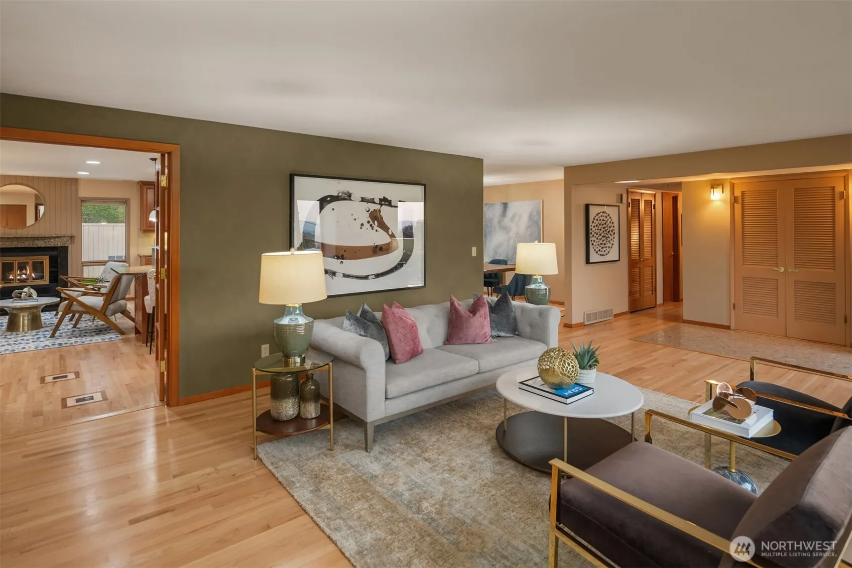 913 E Cherry Hill Street , Kent, WA 98030