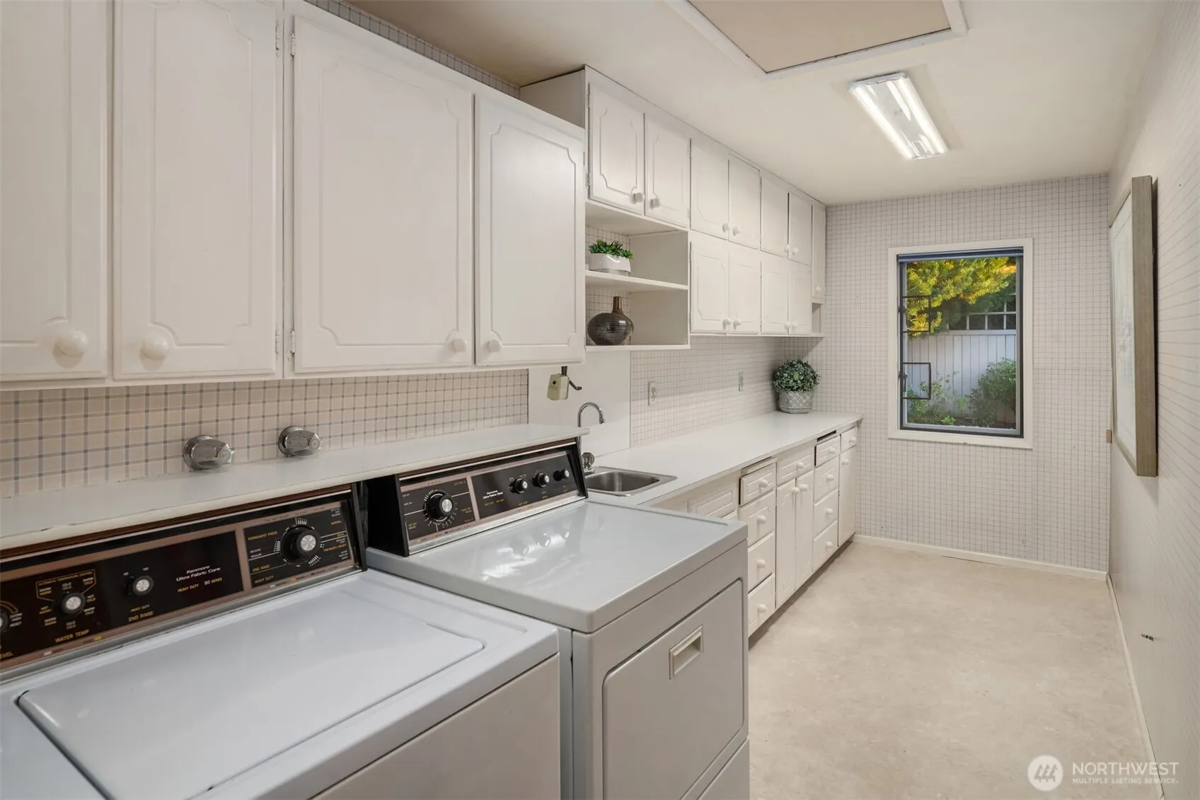913 E Cherry Hill Street , Kent, WA 98030