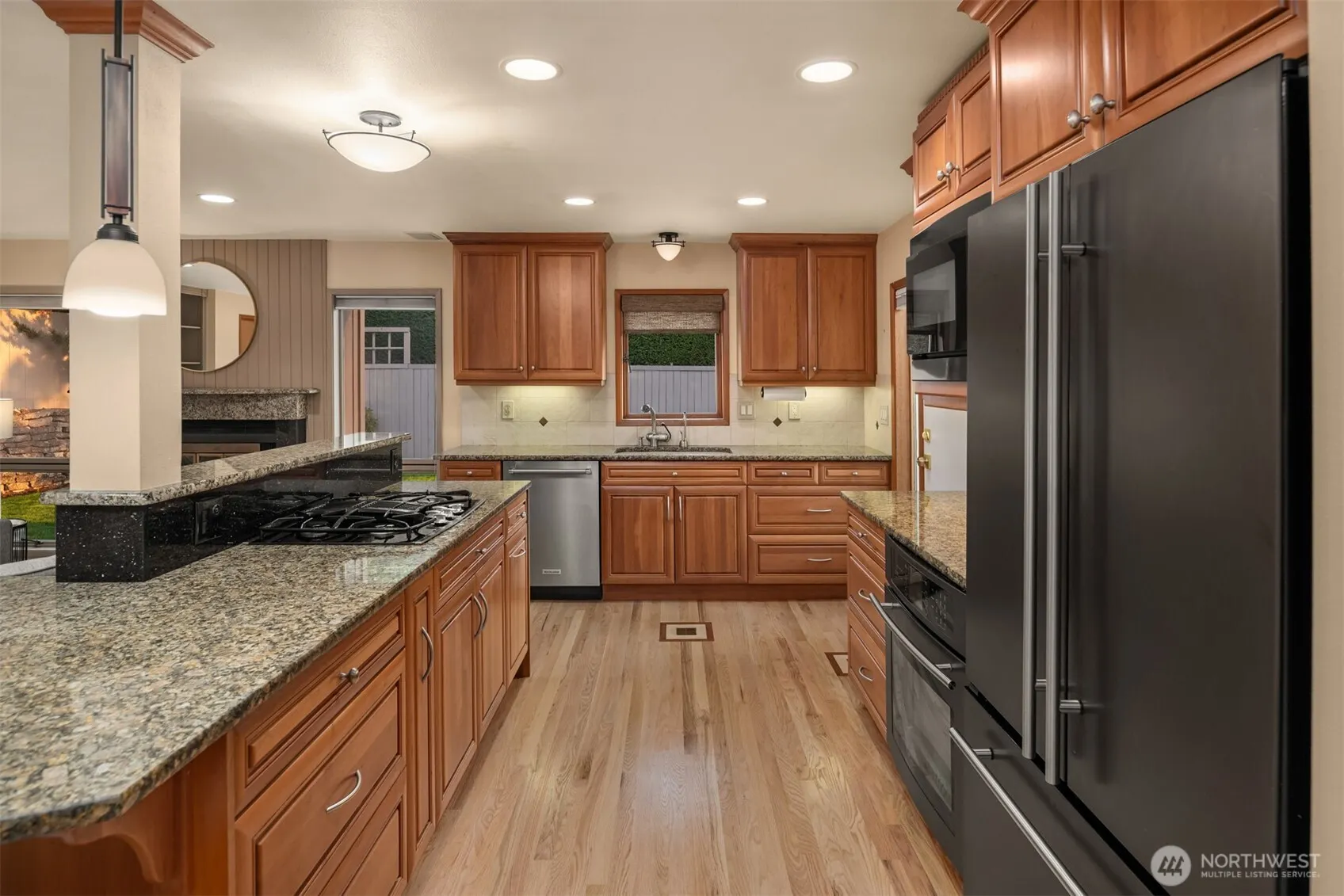 913 E Cherry Hill Street , Kent, WA 98030