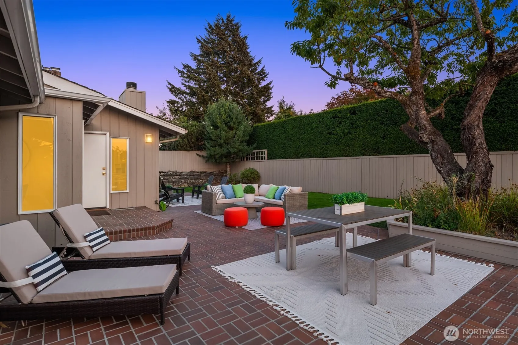 913 E Cherry Hill Street , Kent, WA 98030