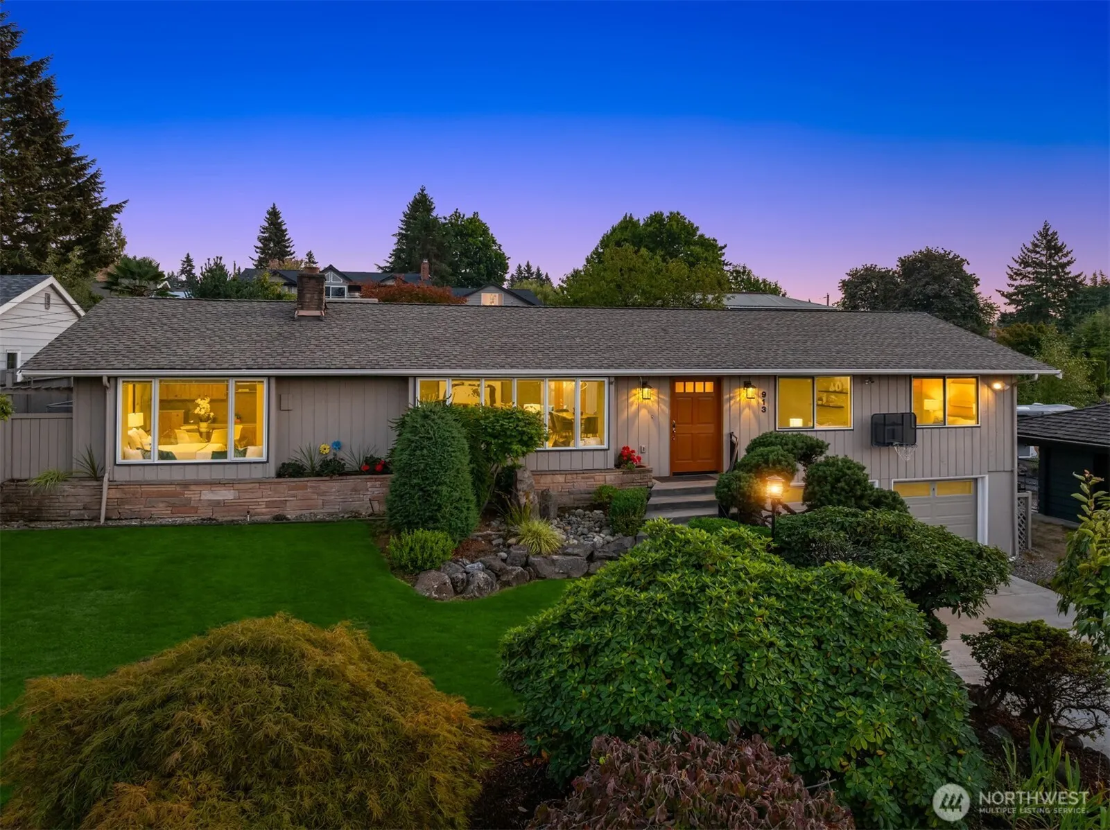 913 E Cherry Hill Street , Kent, WA 98030