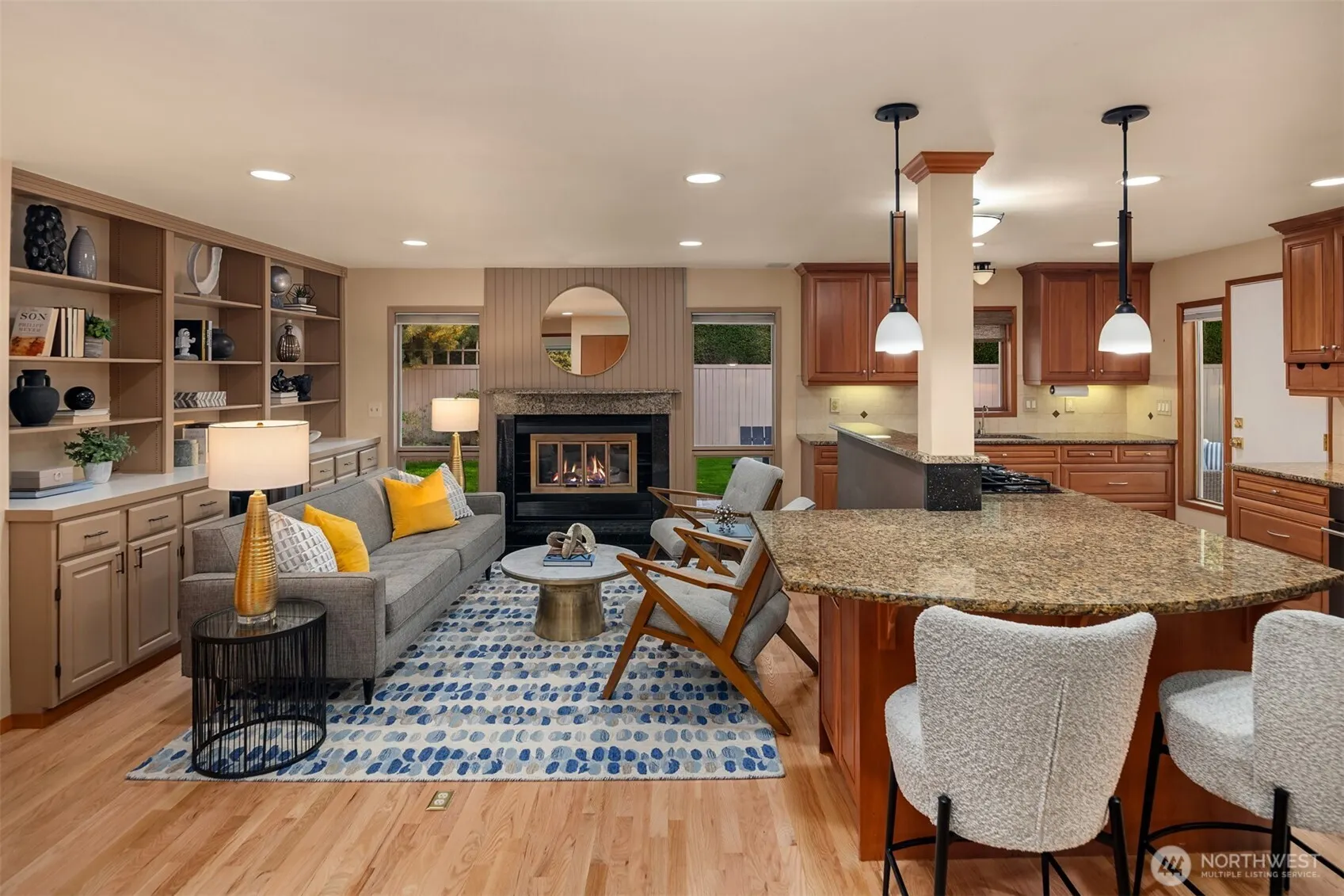 913 E Cherry Hill Street , Kent, WA 98030