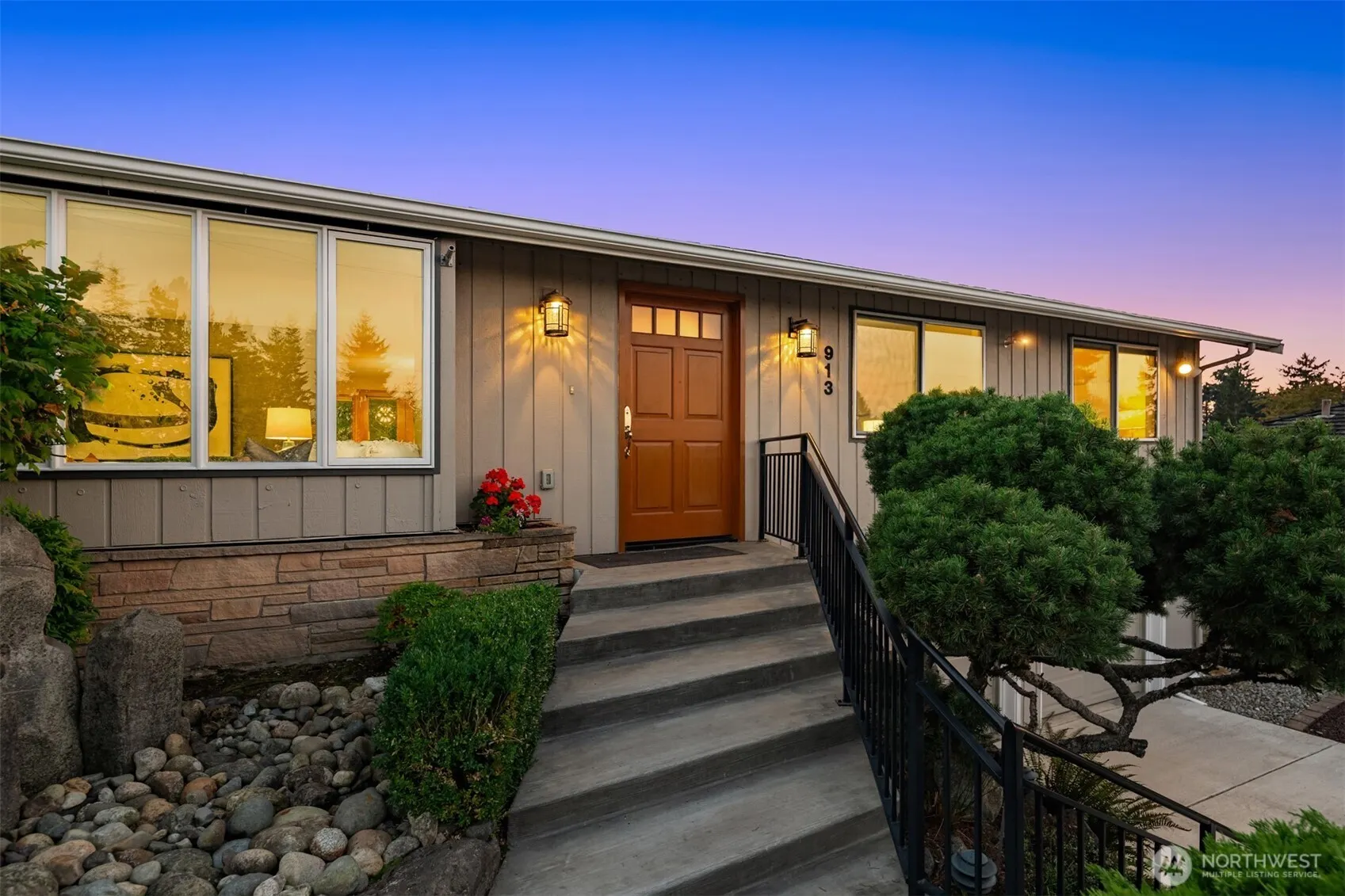 913 E Cherry Hill Street , Kent, WA 98030