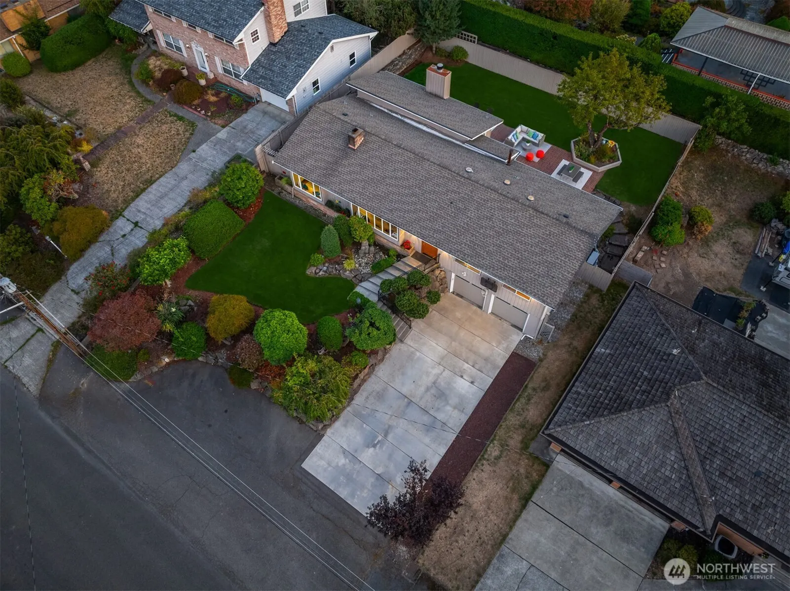 913 E Cherry Hill Street , Kent, WA 98030