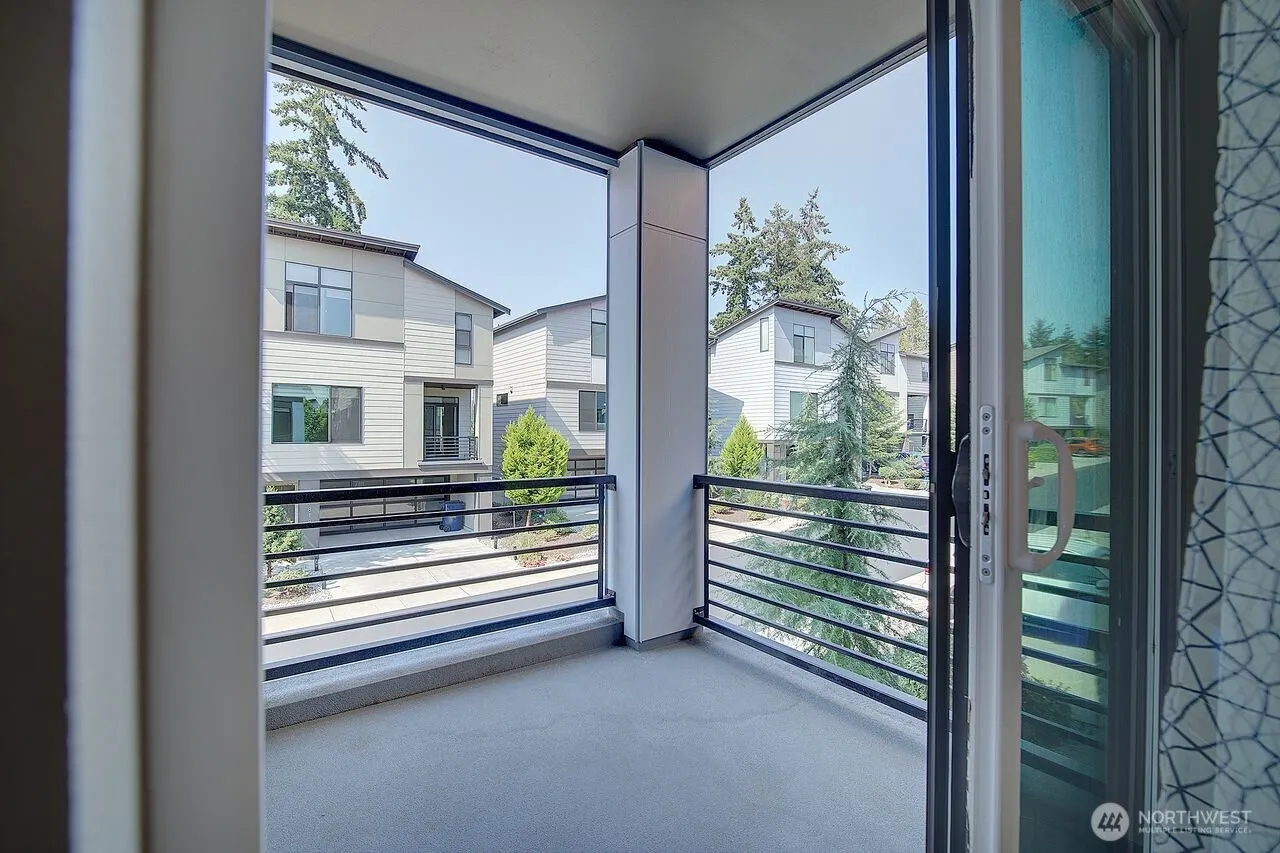 17819 19th Avenue W, Lynnwood, WA 98037