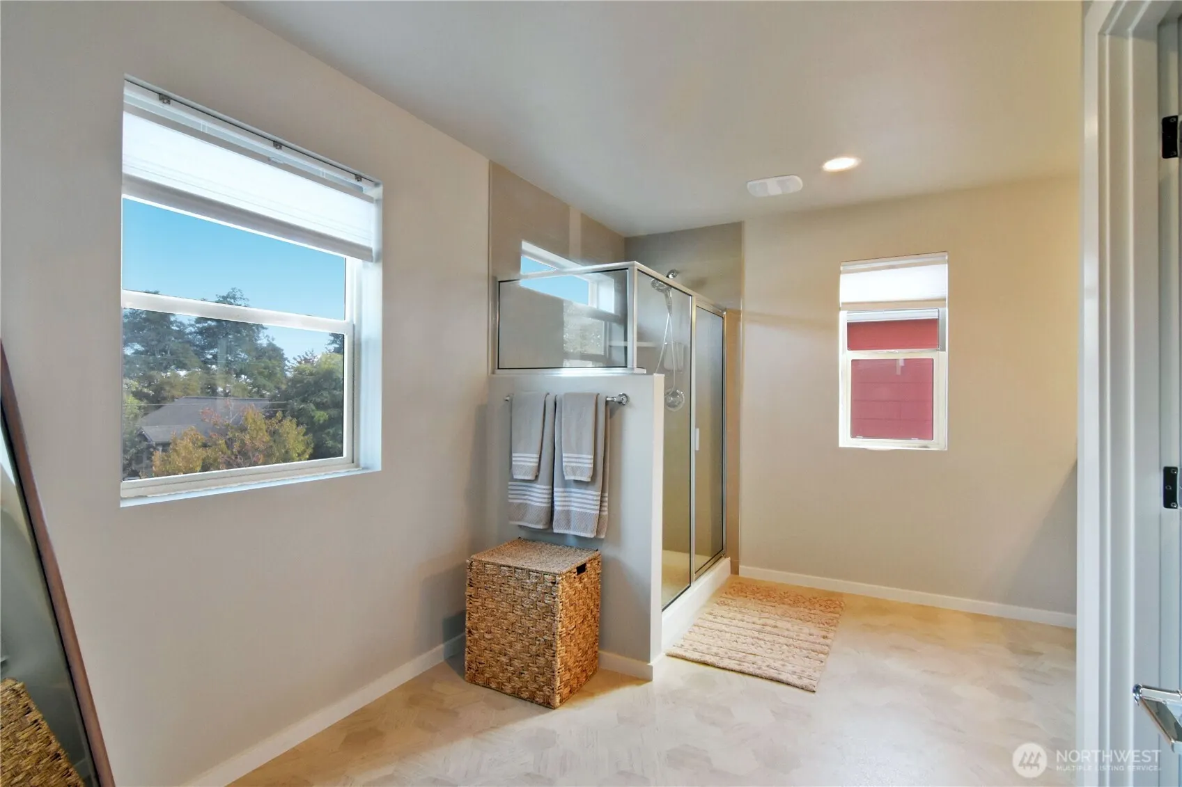 218 SW 96th Lane , Seattle, WA 98106