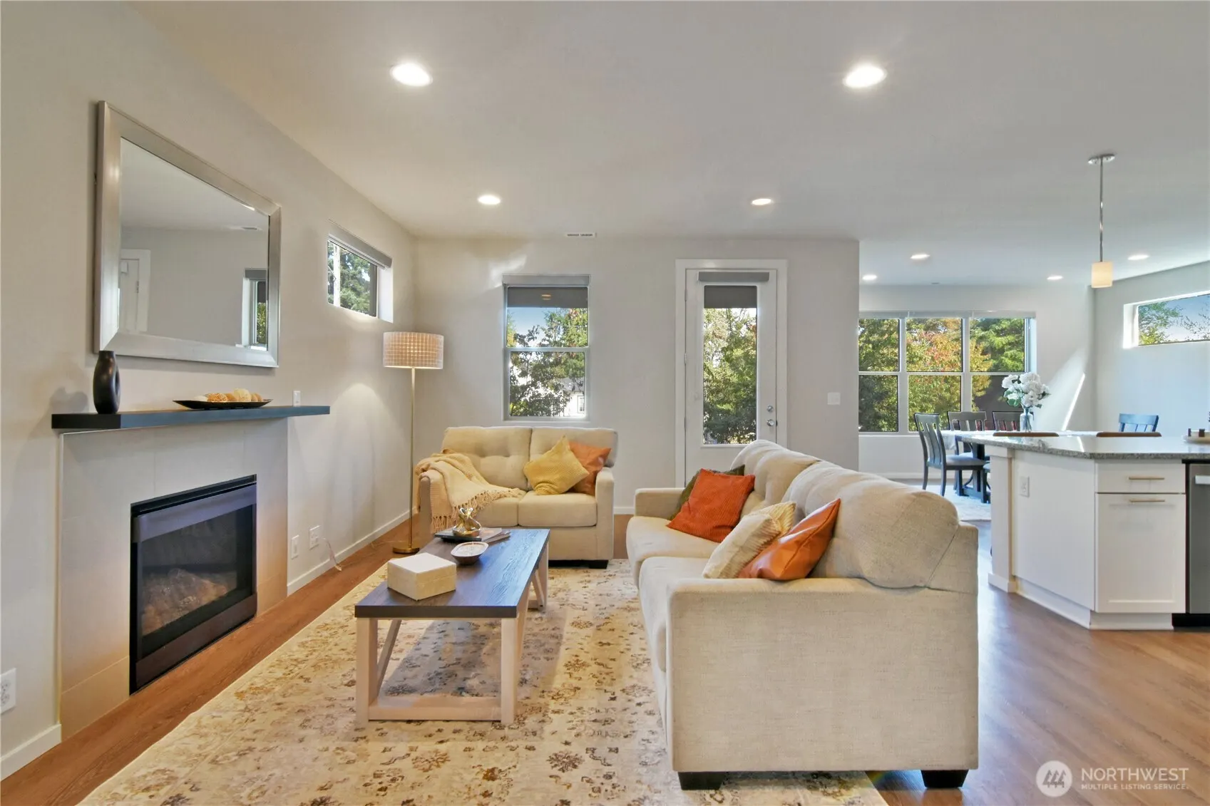 218 SW 96th Lane , Seattle, WA 98106