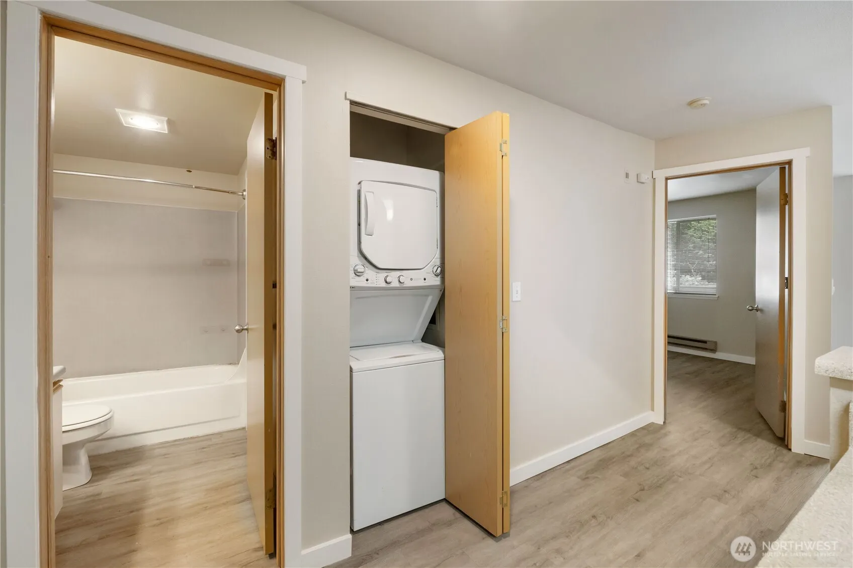 3230 SW Avalon Way , Seattle, WA 98126