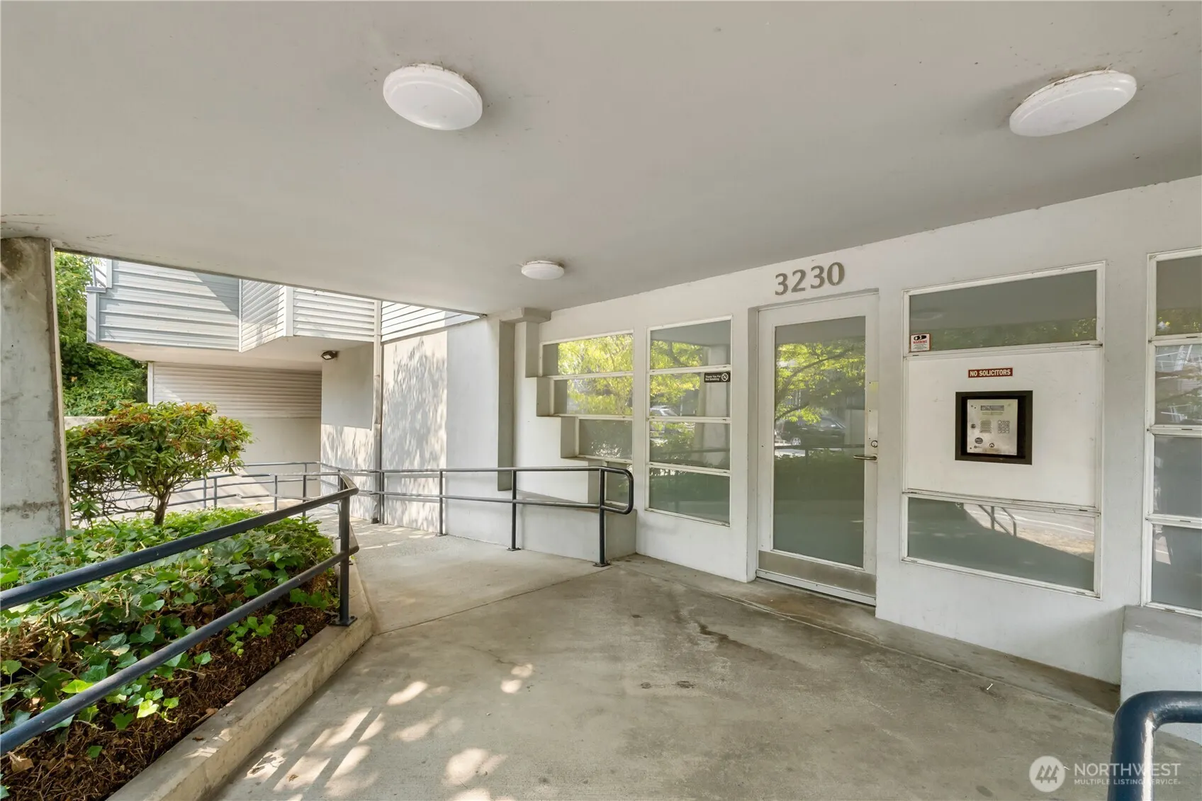 3230 SW Avalon Way , Seattle, WA 98126