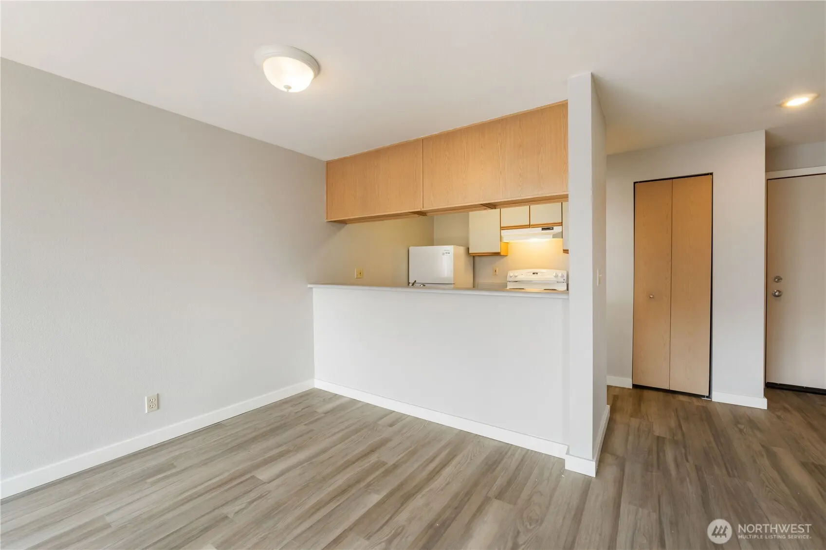 3230 SW Avalon Way , Seattle, WA 98126
